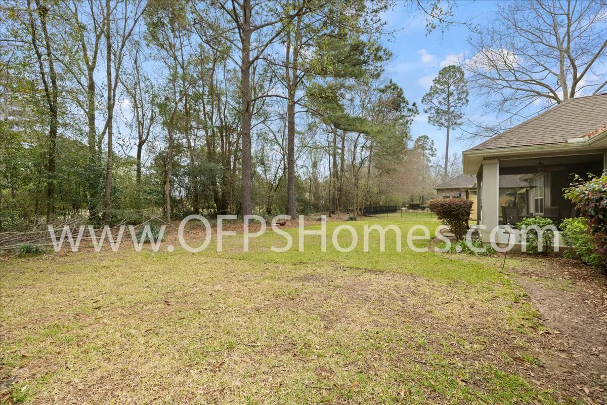 CLAIRE'S VINEYARD - Residential Lease