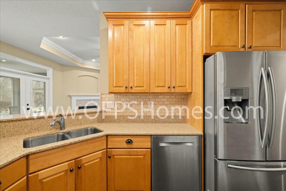 CLAIRE'S VINEYARD - Residential Lease