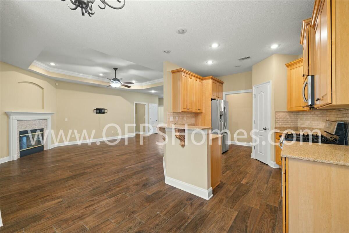 CLAIRE'S VINEYARD - Residential Lease