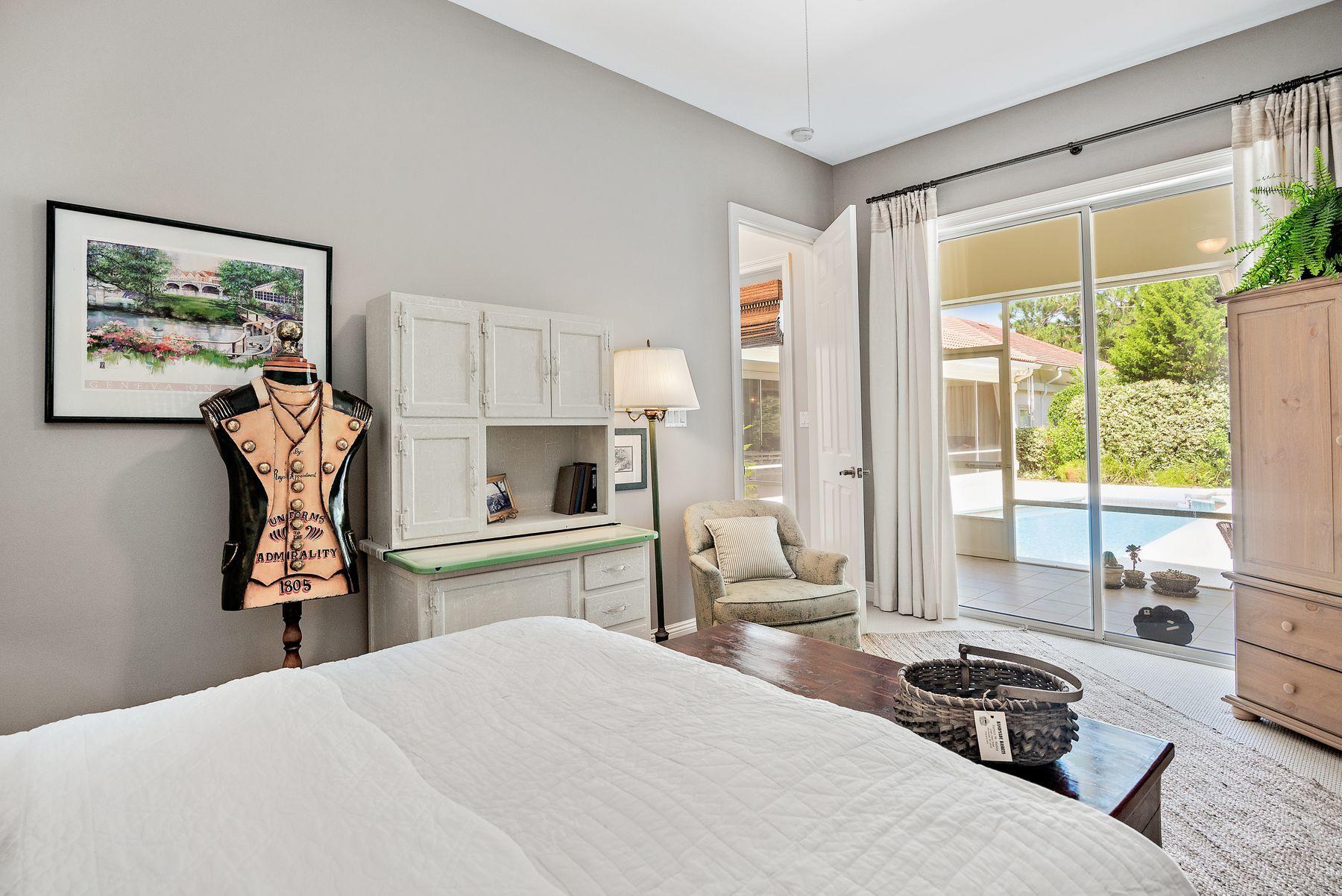 BAYTOWNE AVE EAST - Residential