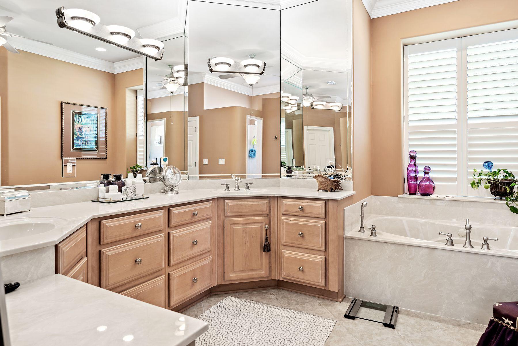 BAYTOWNE AVE EAST - Residential