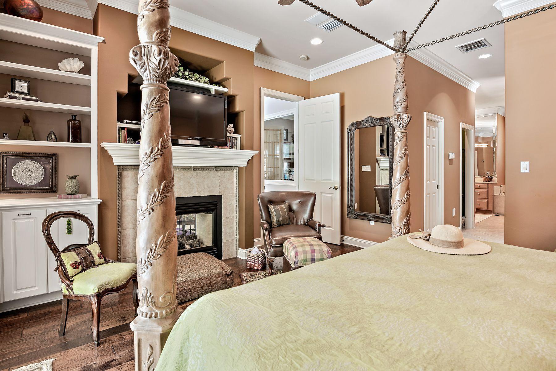 BAYTOWNE AVE EAST - Residential