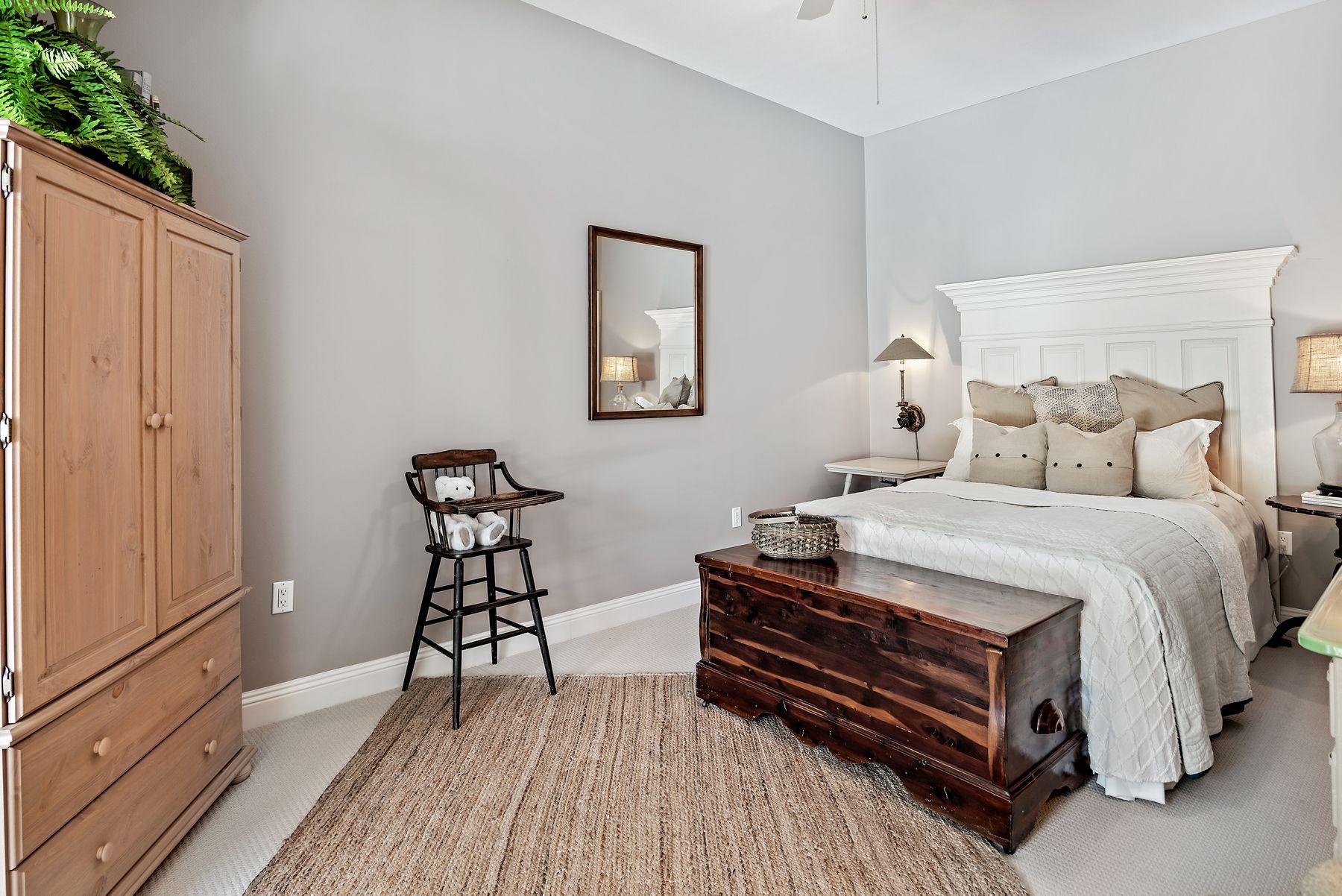 BAYTOWNE AVE EAST - Residential