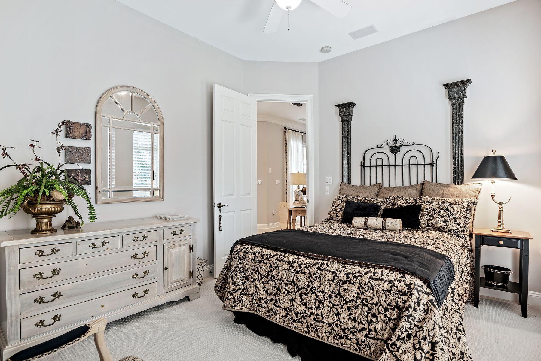 BAYTOWNE AVE EAST - Residential