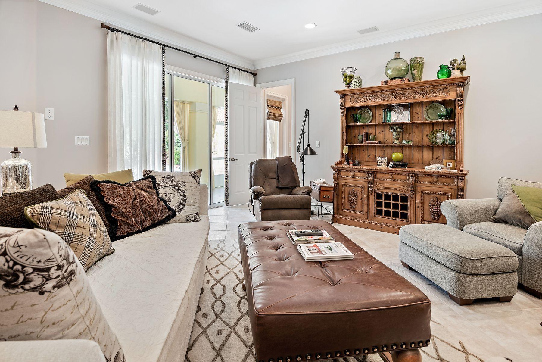 BAYTOWNE AVE EAST - Residential