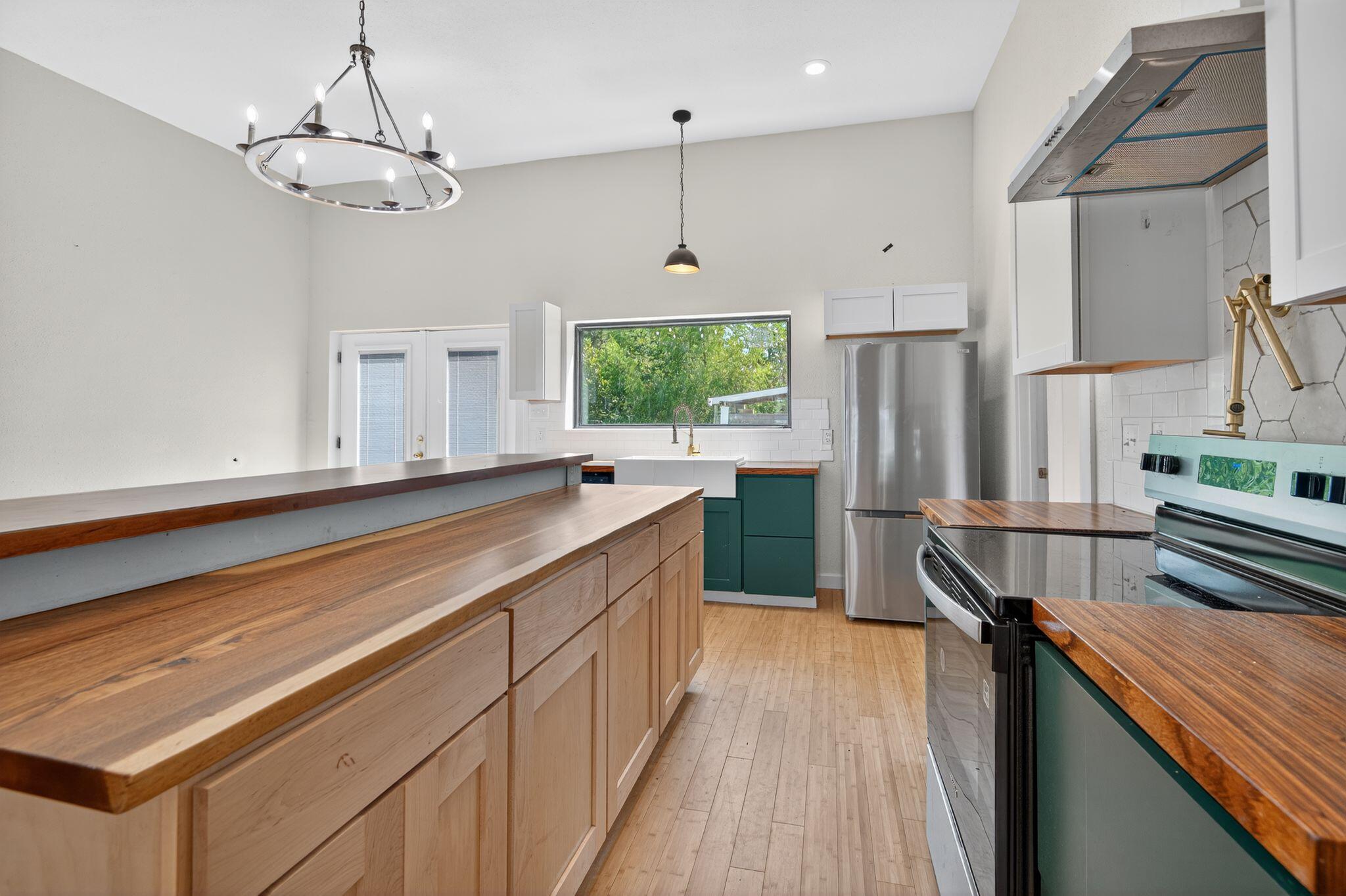 WYNNEHAVEN BEACH ESTATES - Residential