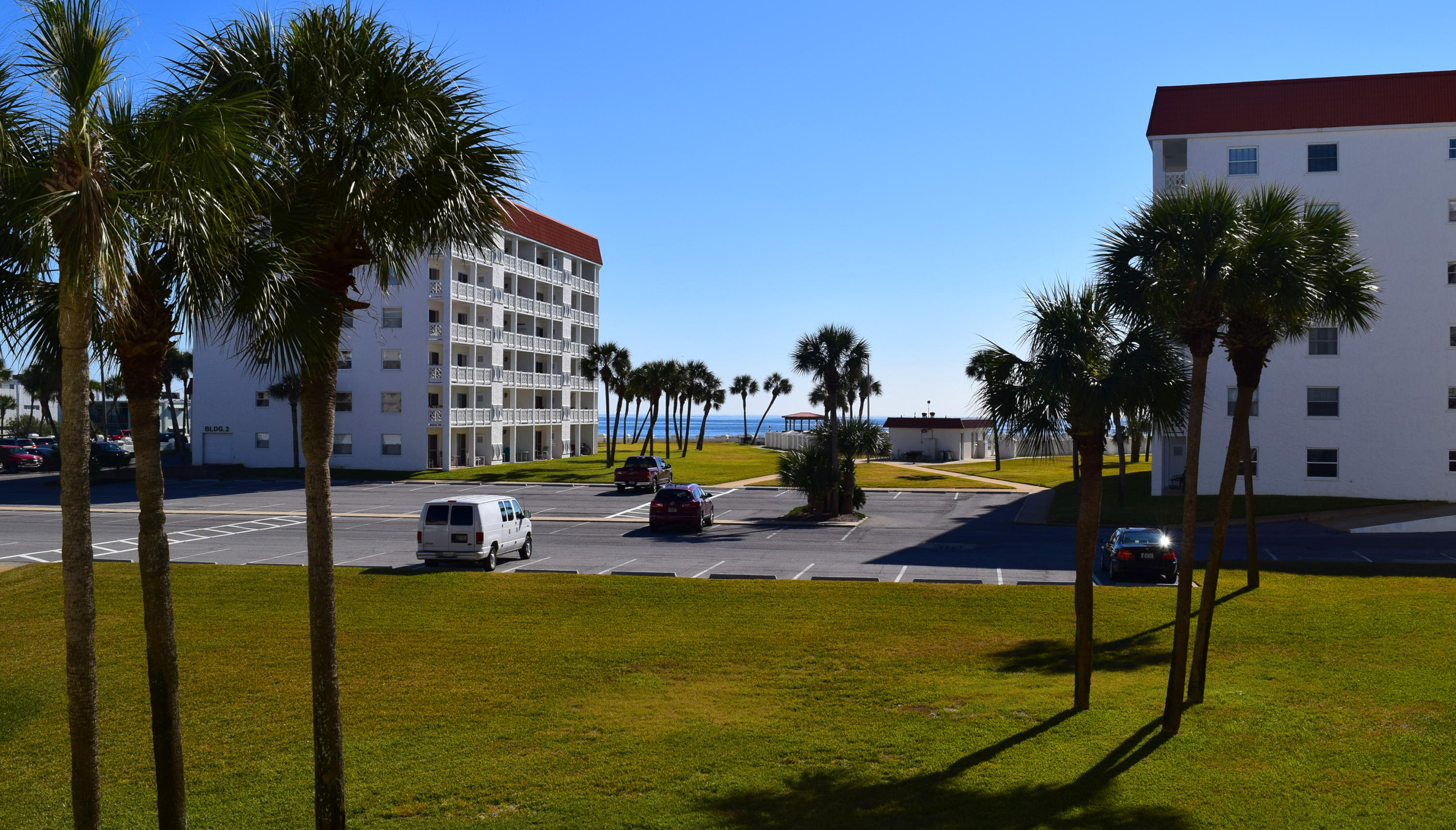 EL MATADOR CONDO - Residential