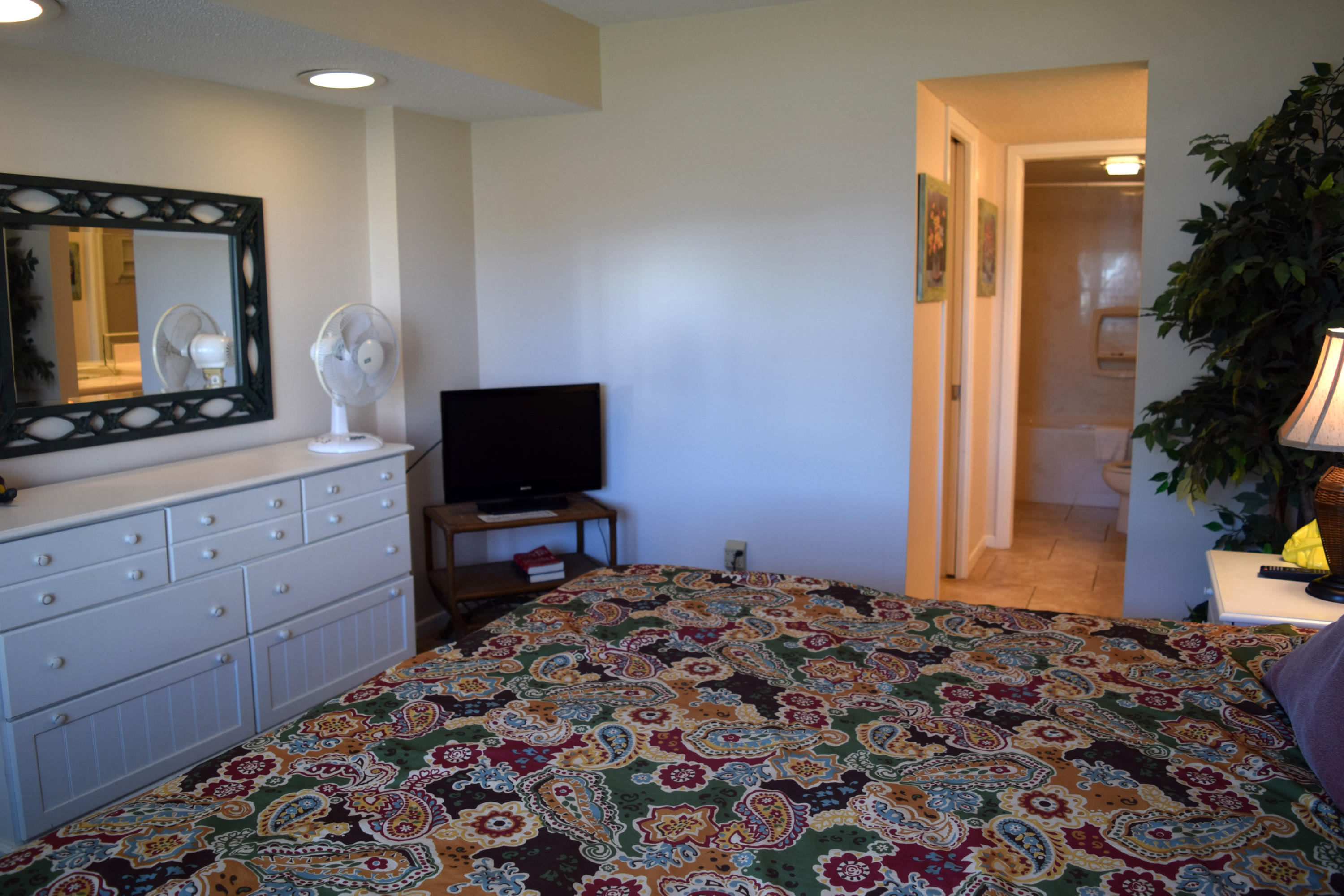 EL MATADOR CONDO - Residential