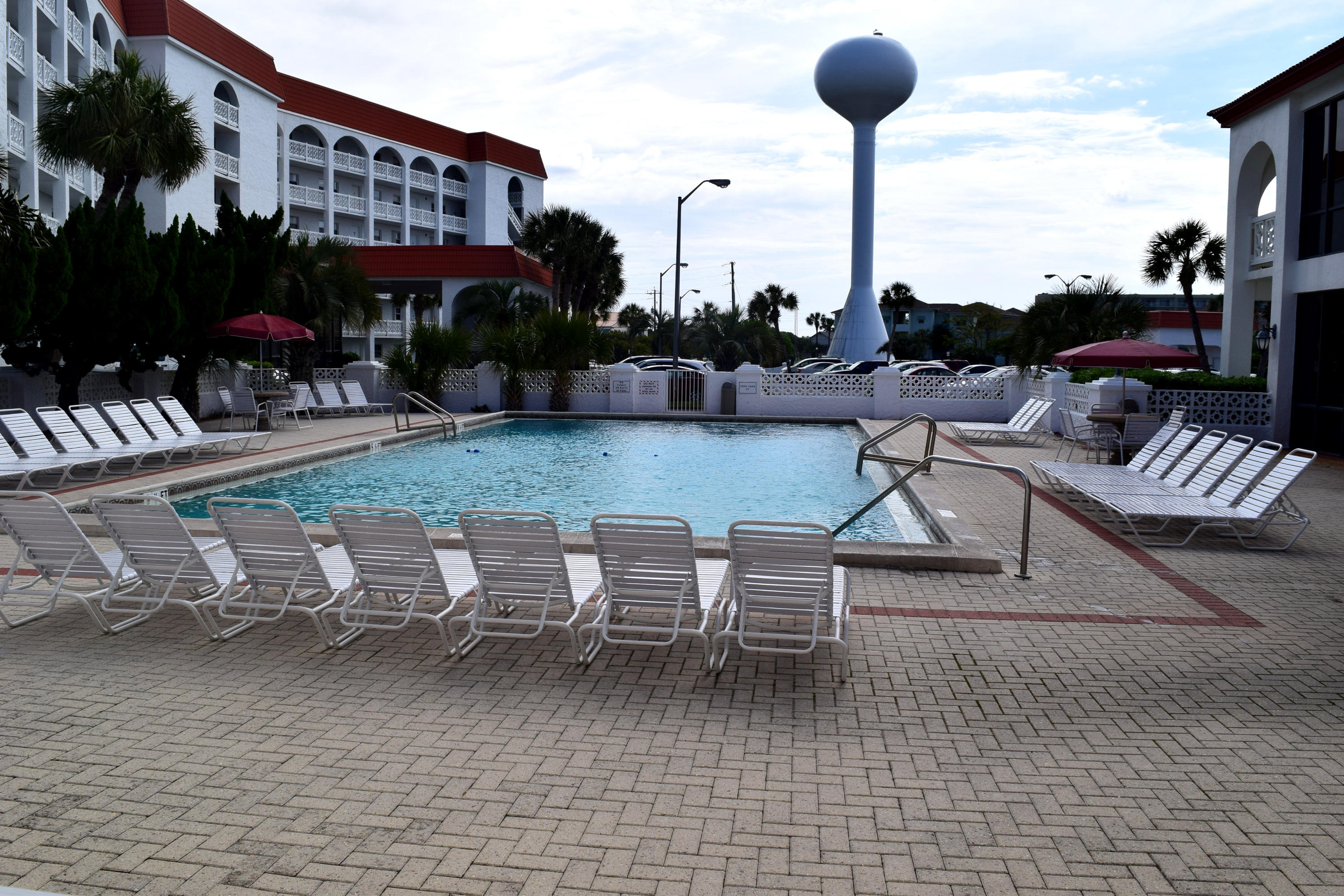 EL MATADOR CONDO - Residential