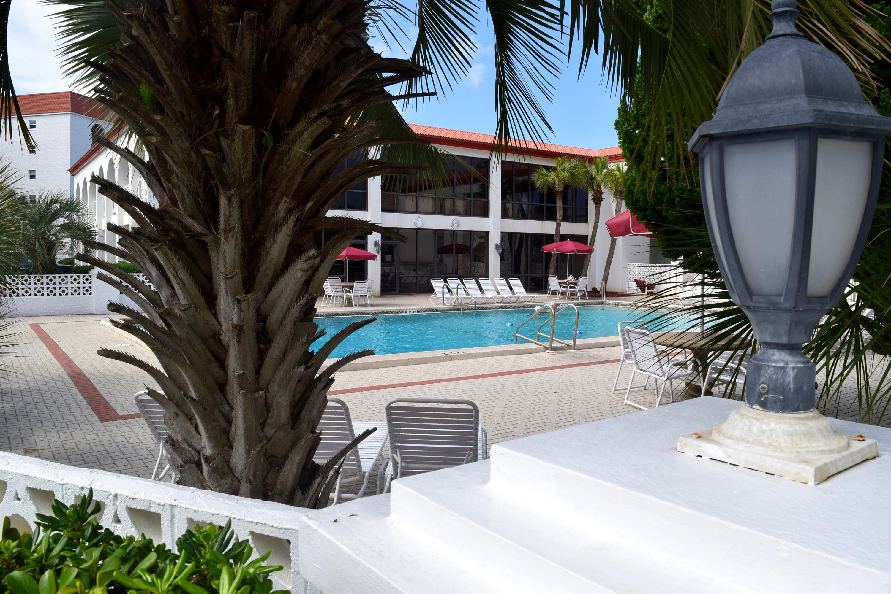 EL MATADOR CONDO - Residential