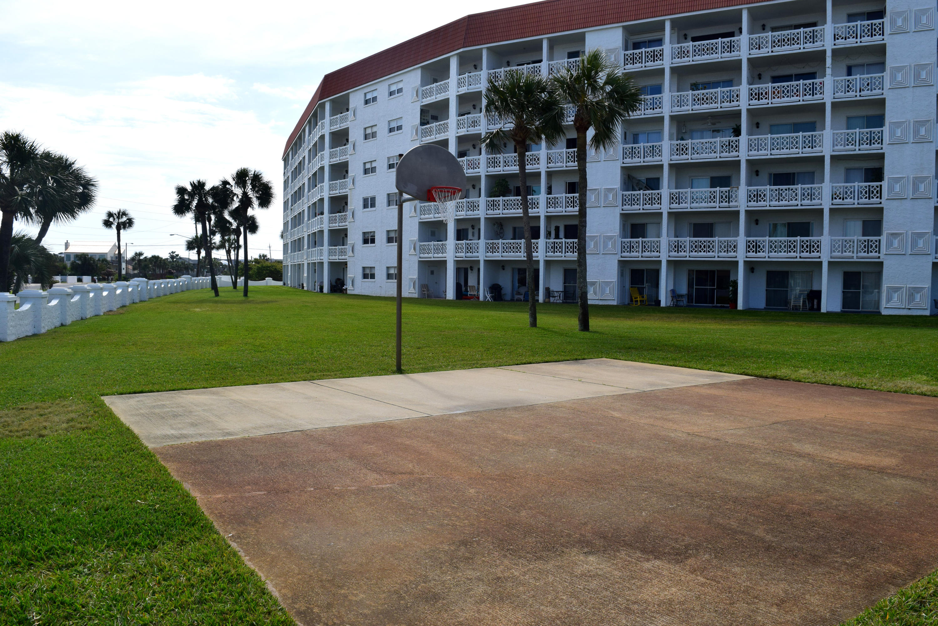 EL MATADOR CONDO - Residential
