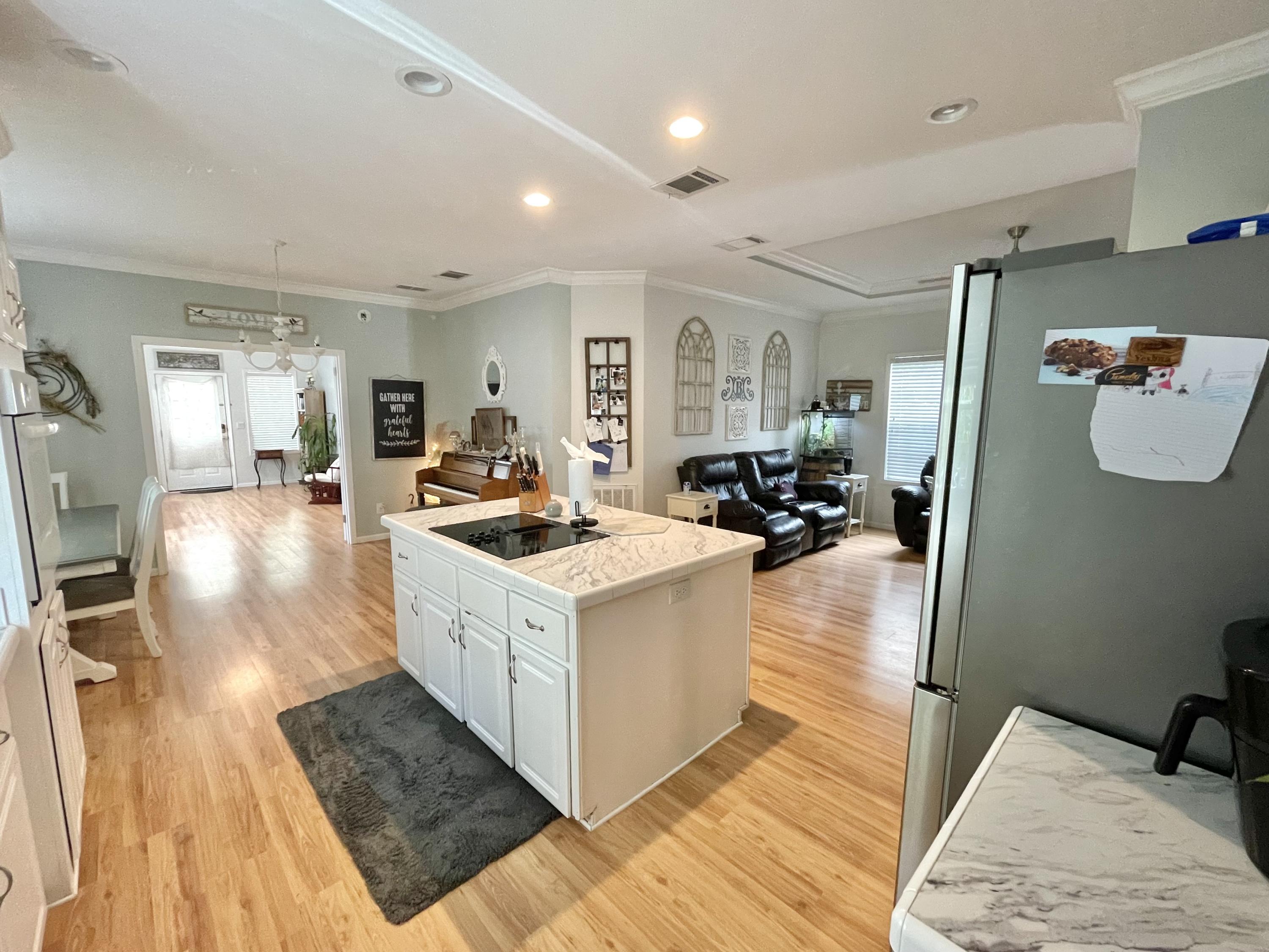 TOWN OF SANTA ROSA - Residential