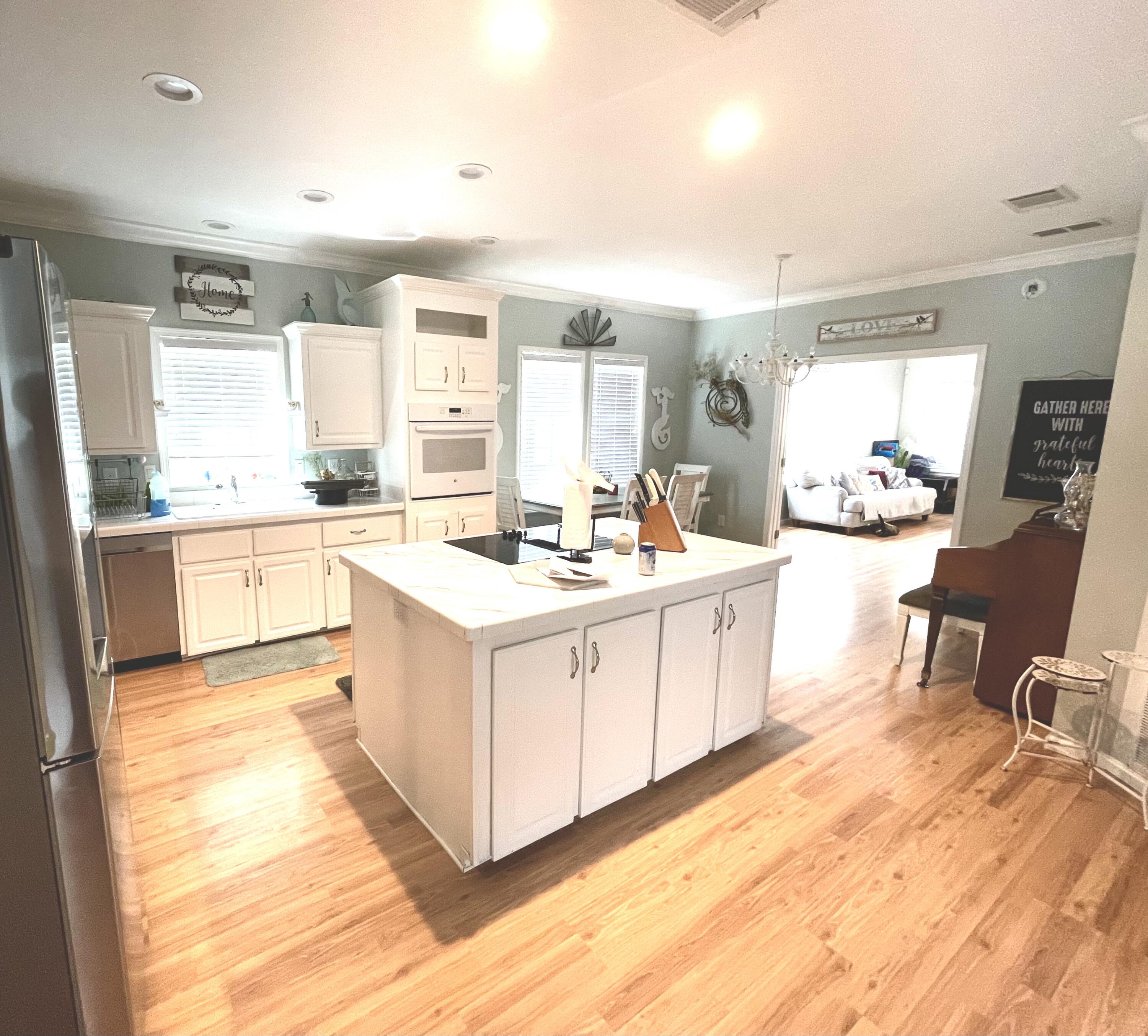 TOWN OF SANTA ROSA - Residential