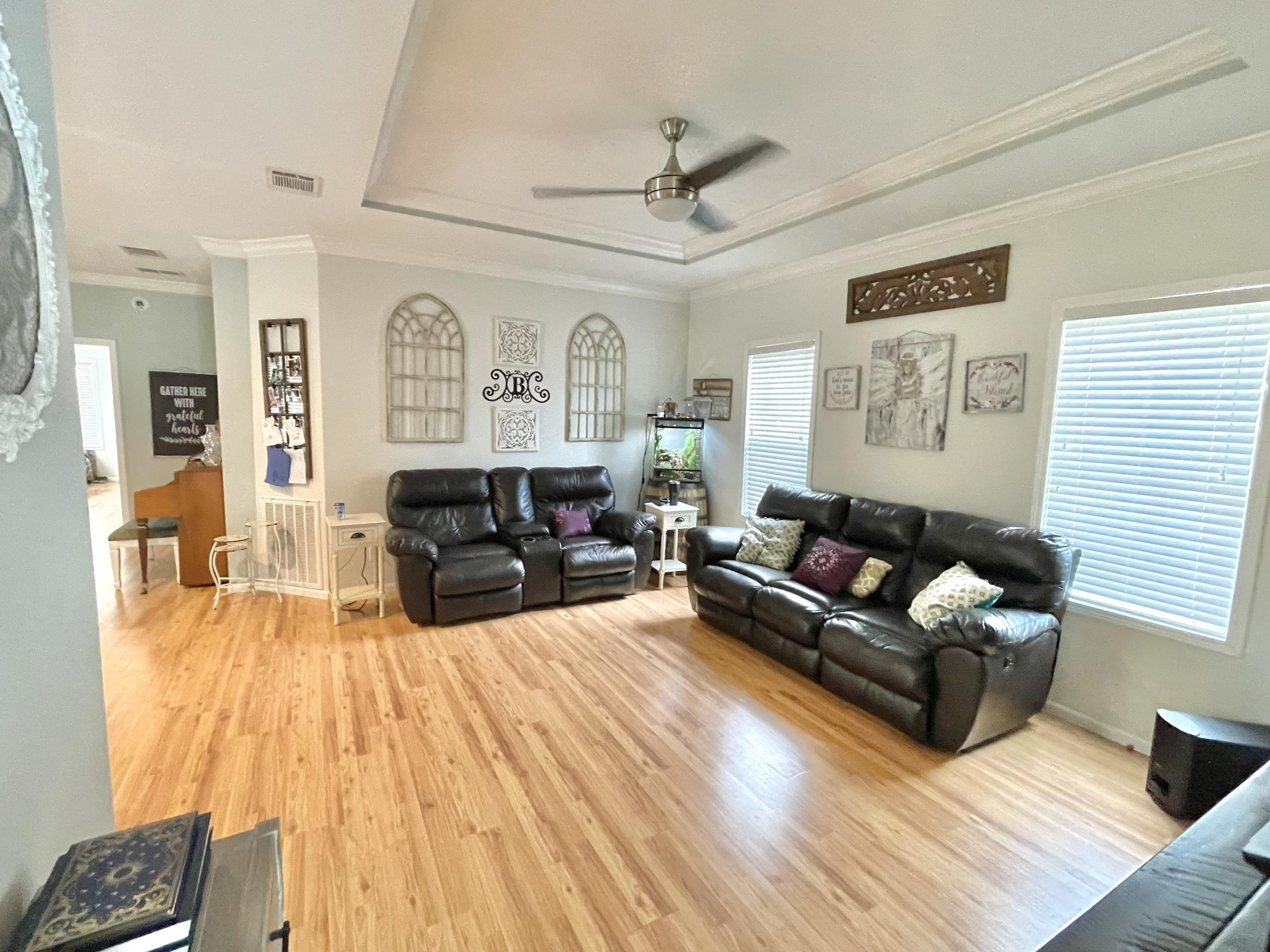 TOWN OF SANTA ROSA - Residential