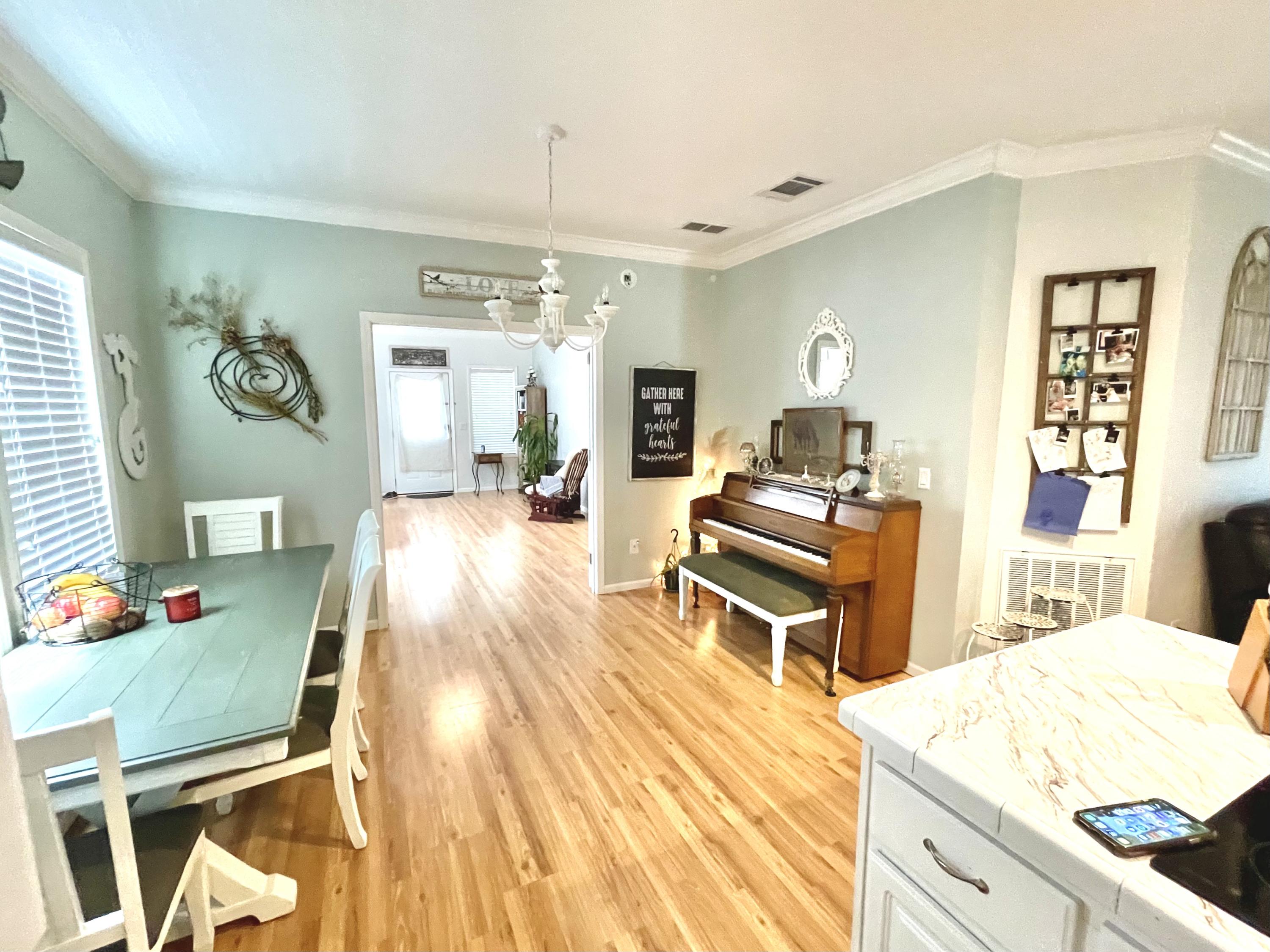 TOWN OF SANTA ROSA - Residential