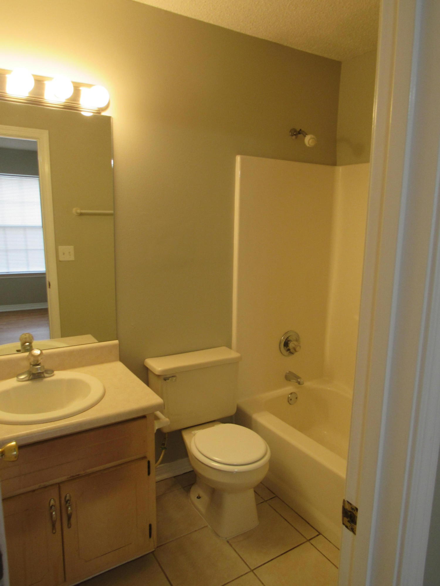 SOUTHWAY ESTATES - Residential Lease