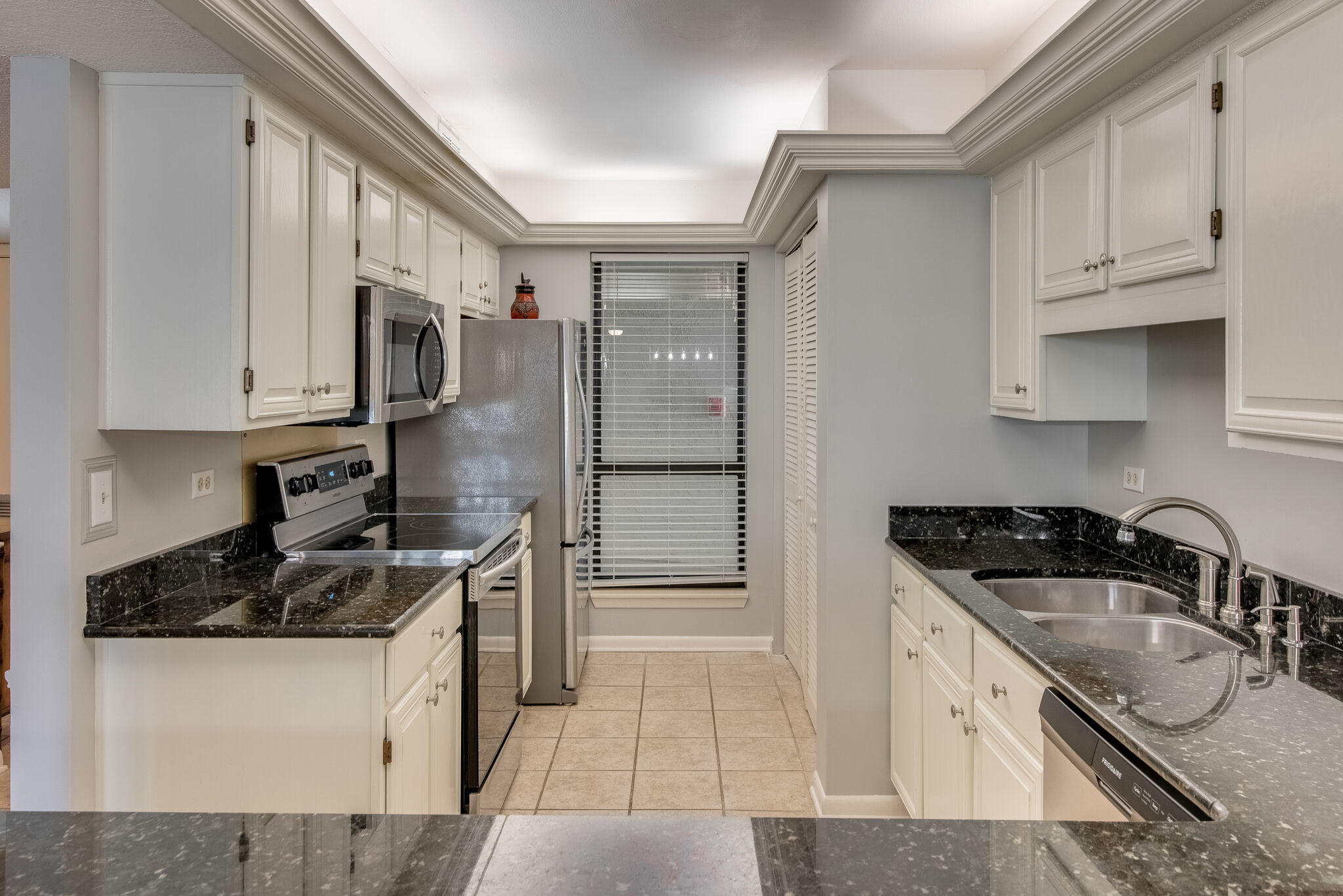 MAINSAIL CONDO PH 5 - Residential