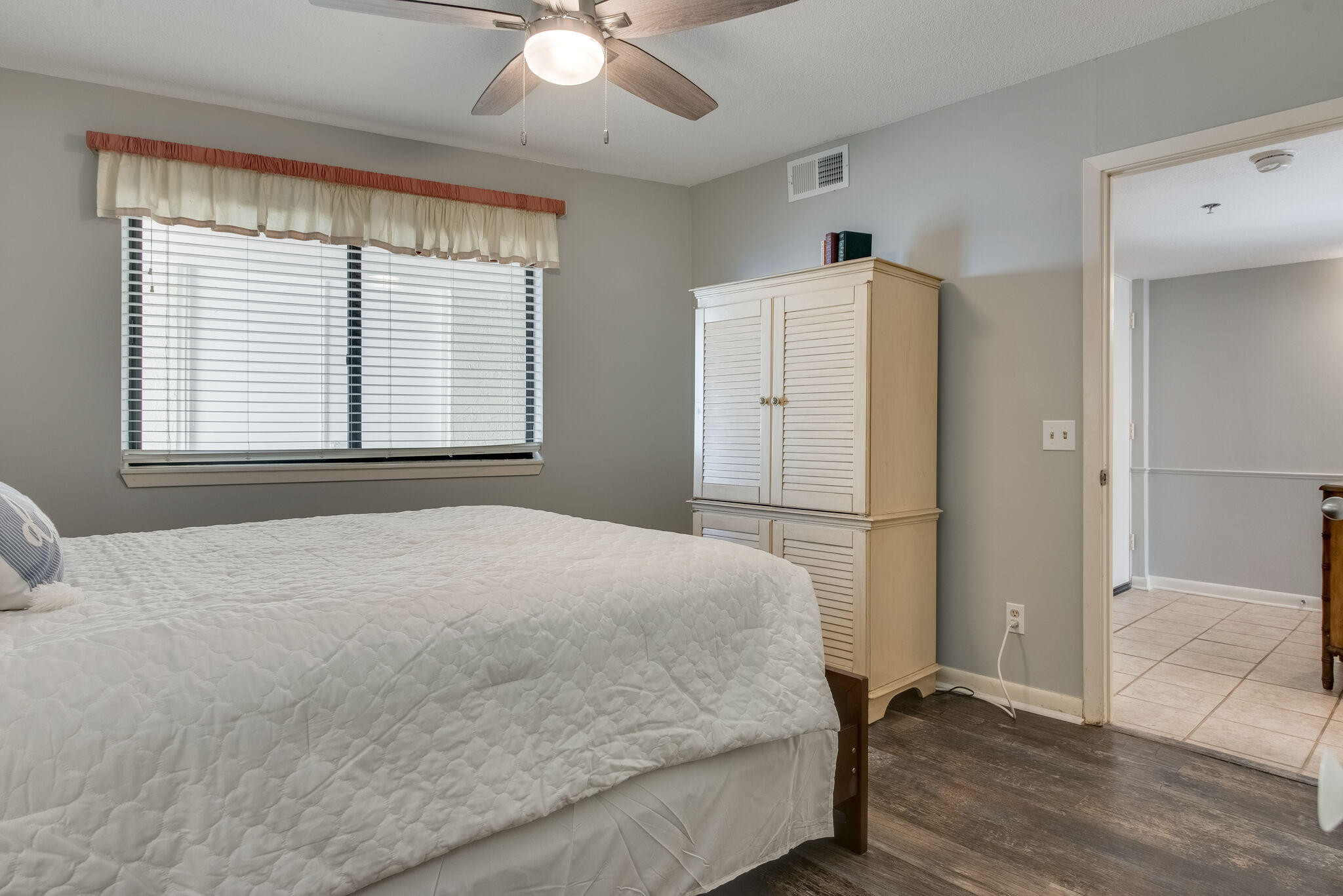 MAINSAIL CONDO PH 5 - Residential