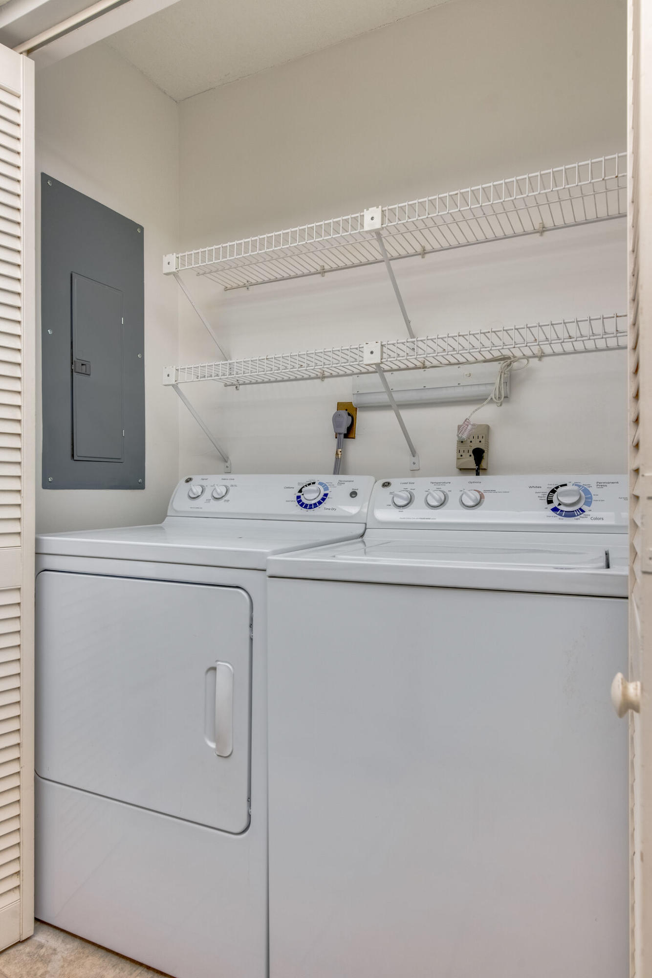 MAINSAIL CONDO PH 5 - Residential