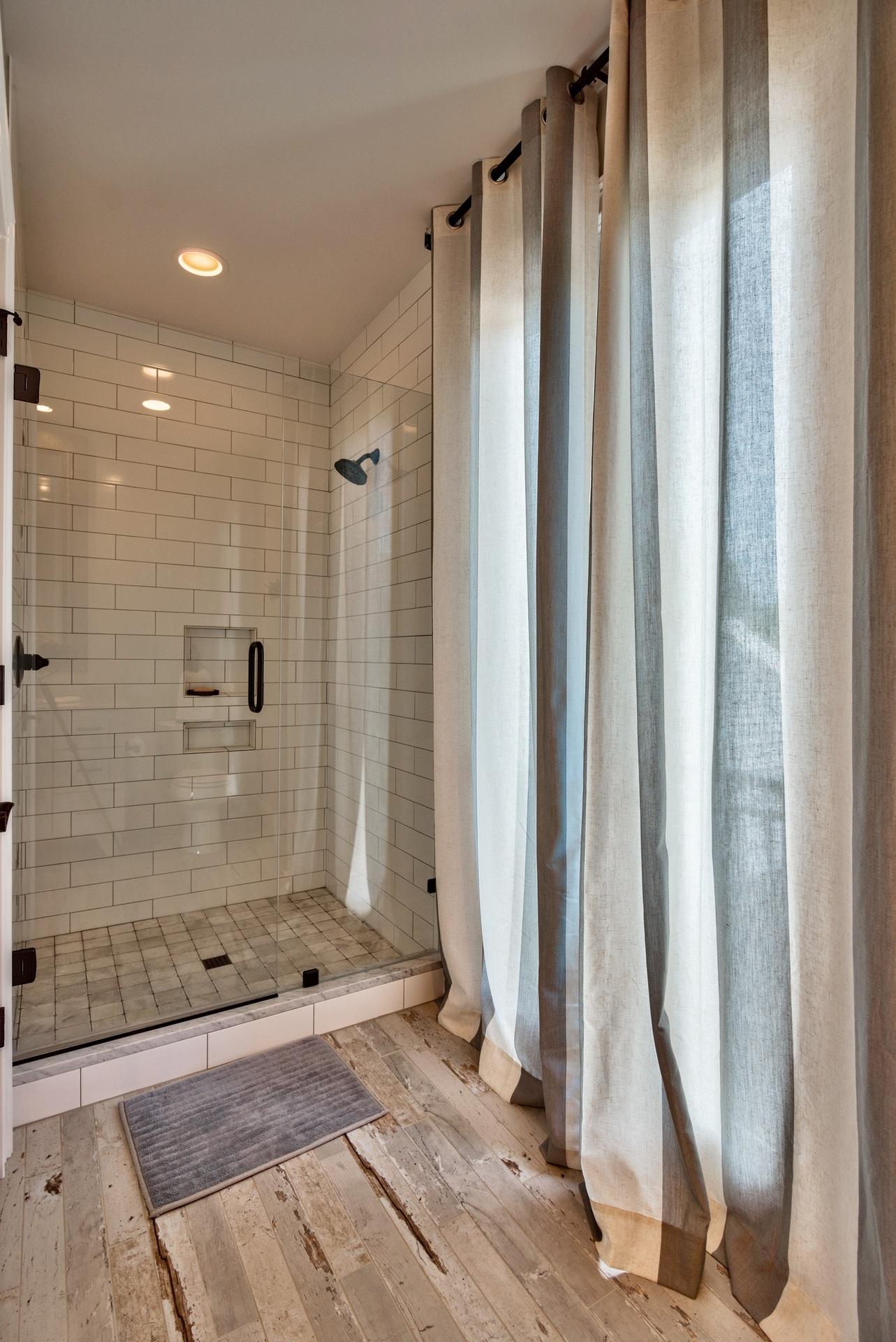 BURNT PINE - Residential