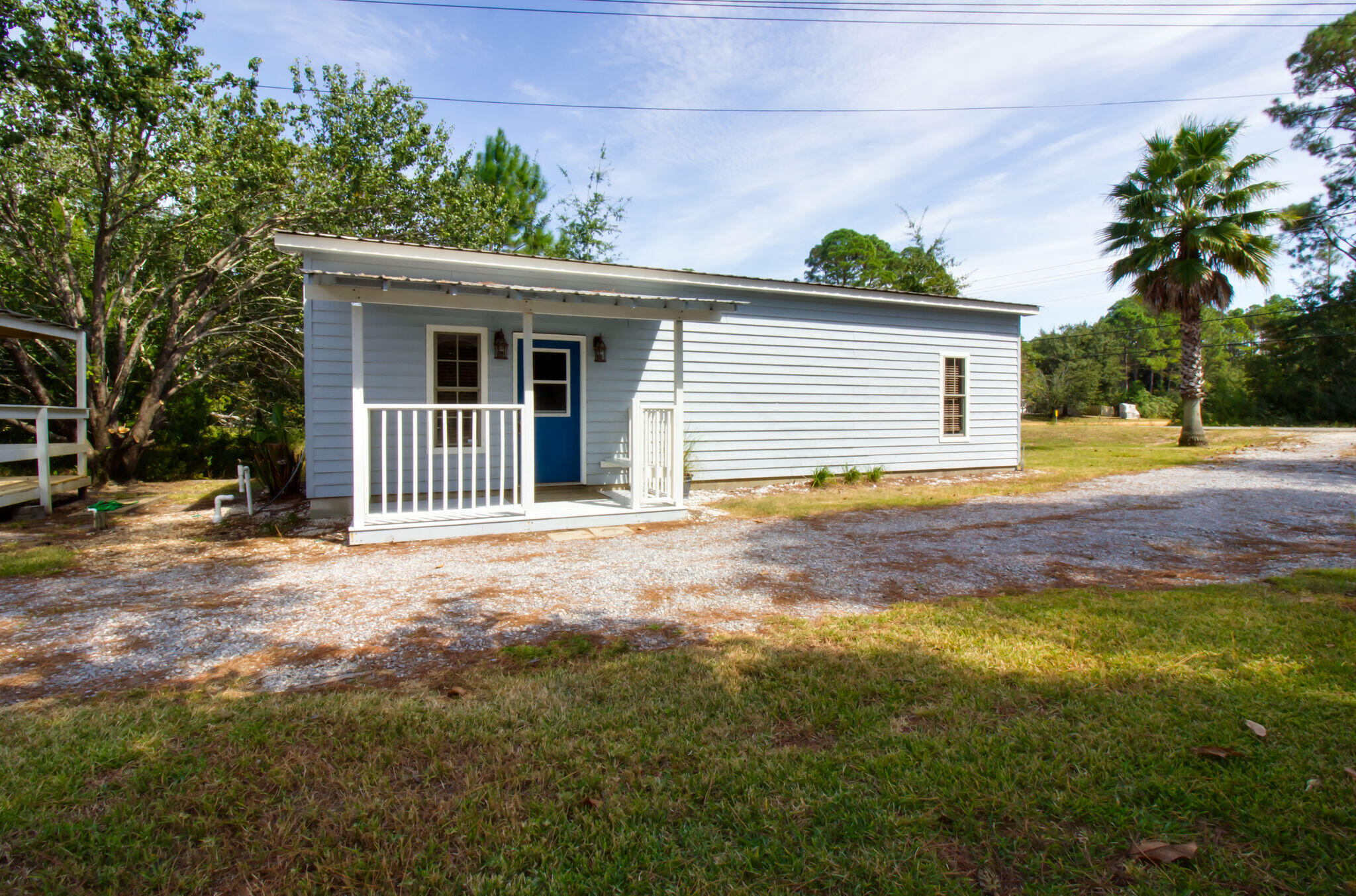 Location, location, location...Waterfront with a dock and boat lift!!! Enjoy the water view and fishing in your back yard.This quaint cottage is 1 bedroom 1 bath. Tile flooring throughout and plenty of storage. 2 car covered parking.Call for a tour today! This one is a jewel.850-729-0399 or apply at rentwithbsr.com
