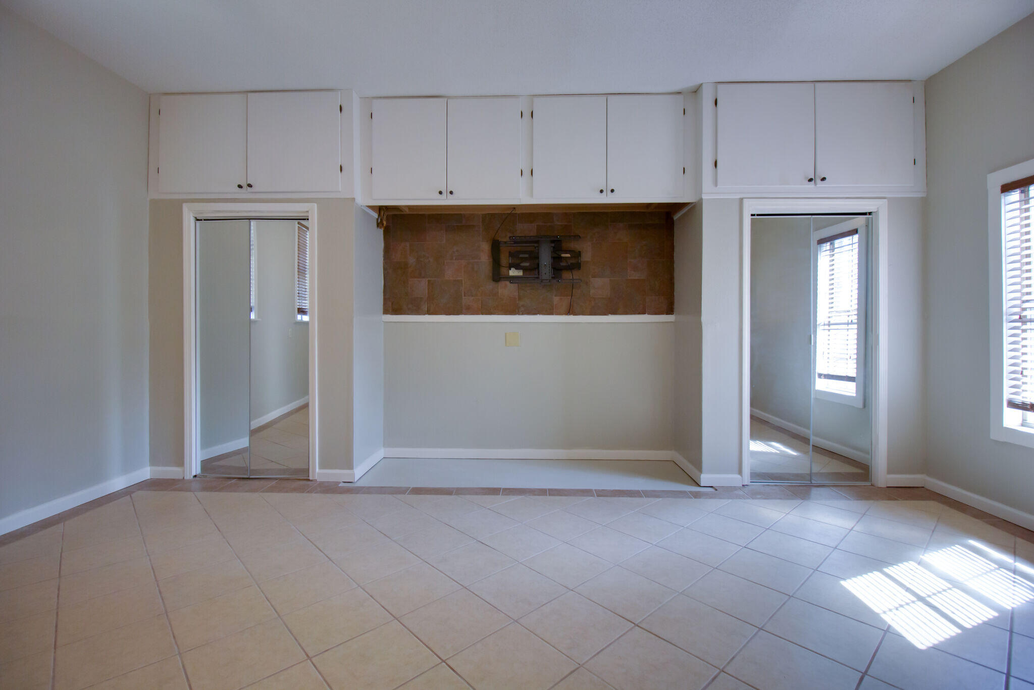 LAGNIAPPE BEACH - Residential Lease