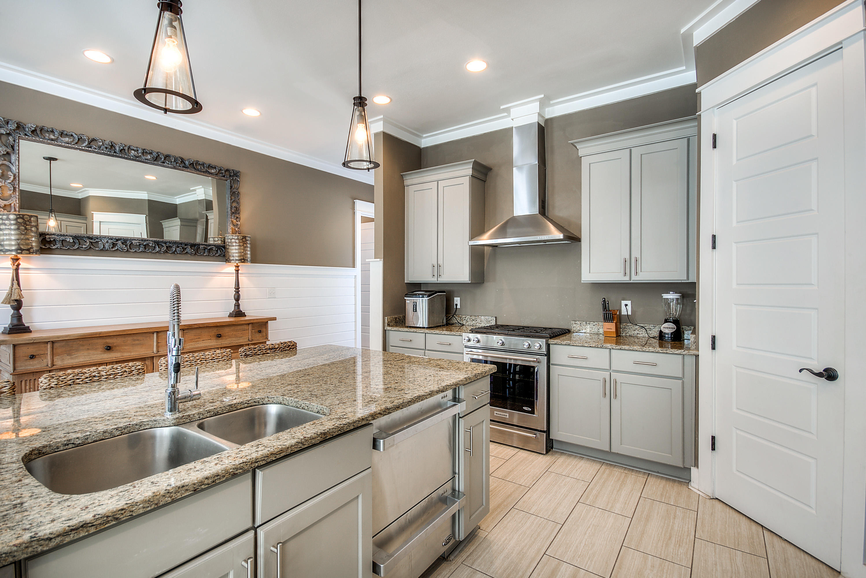 GULF SHORE MANOR - Residential