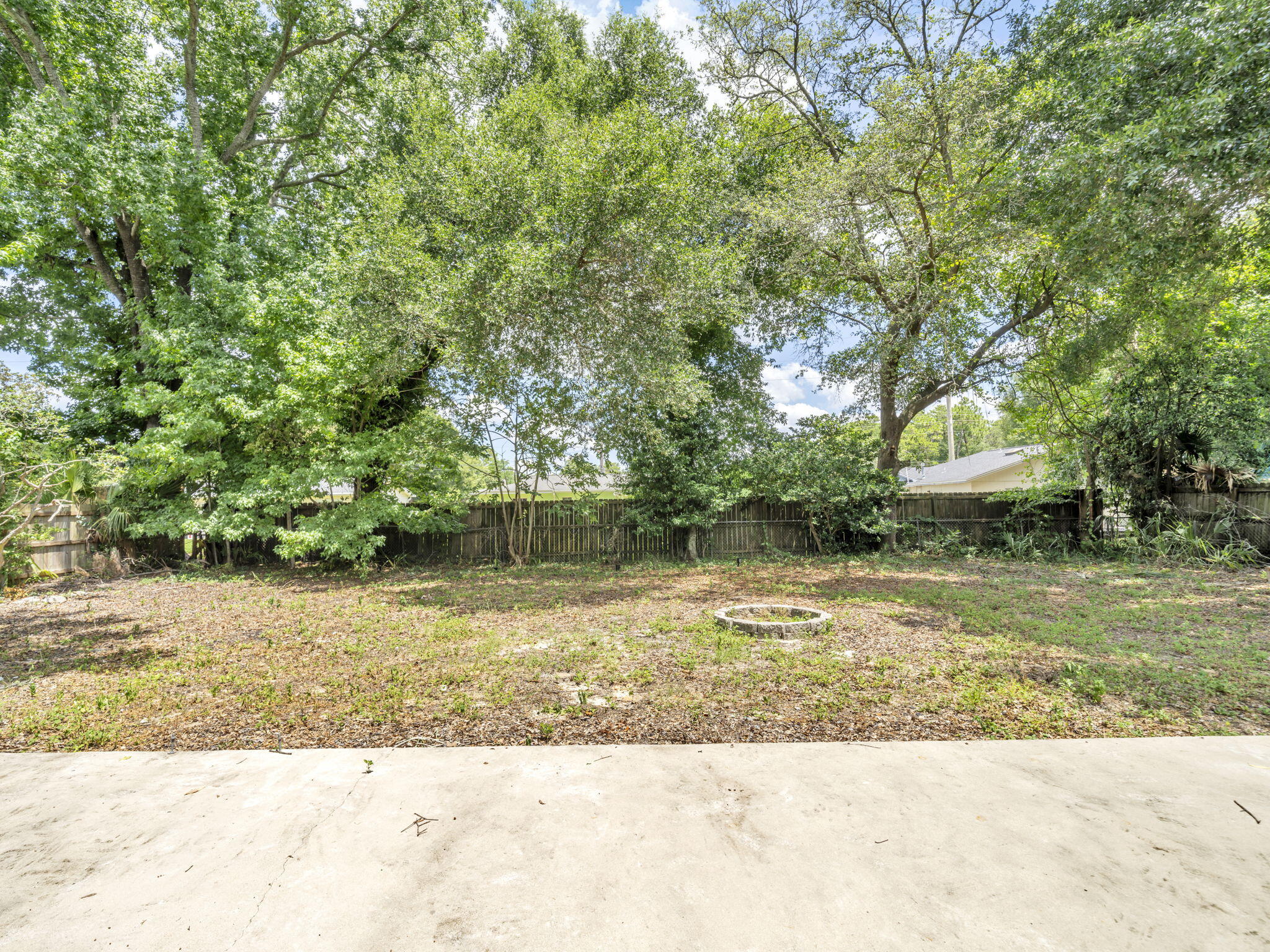 MID PINES S/D LOT 17 BLK A - Residential Lease