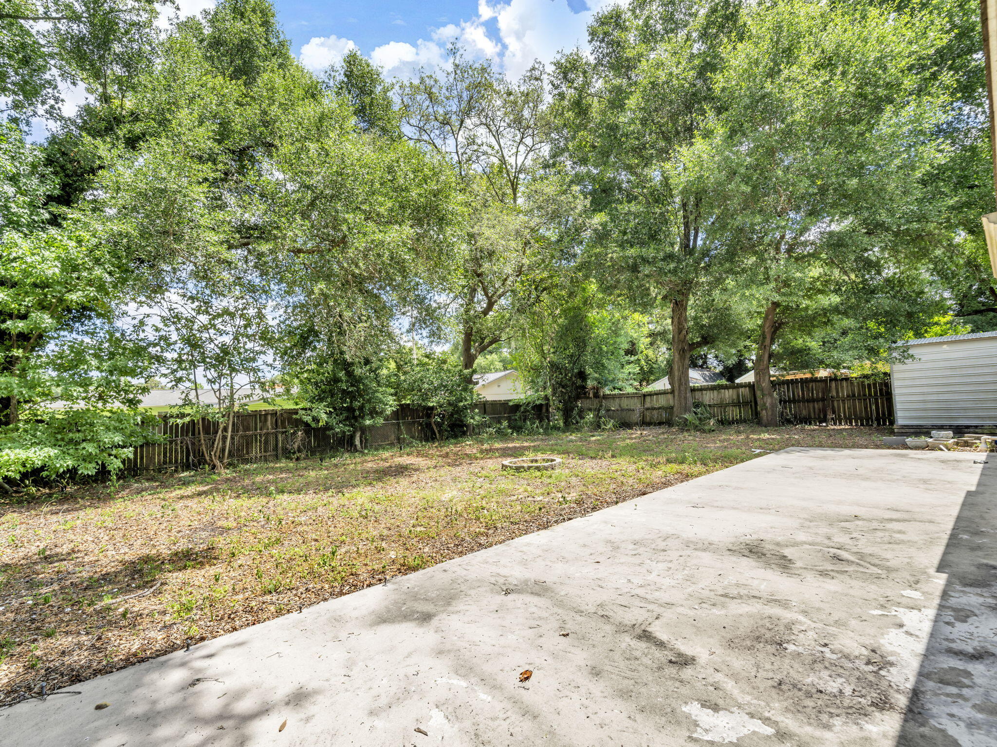 MID PINES S/D LOT 17 BLK A - Residential Lease