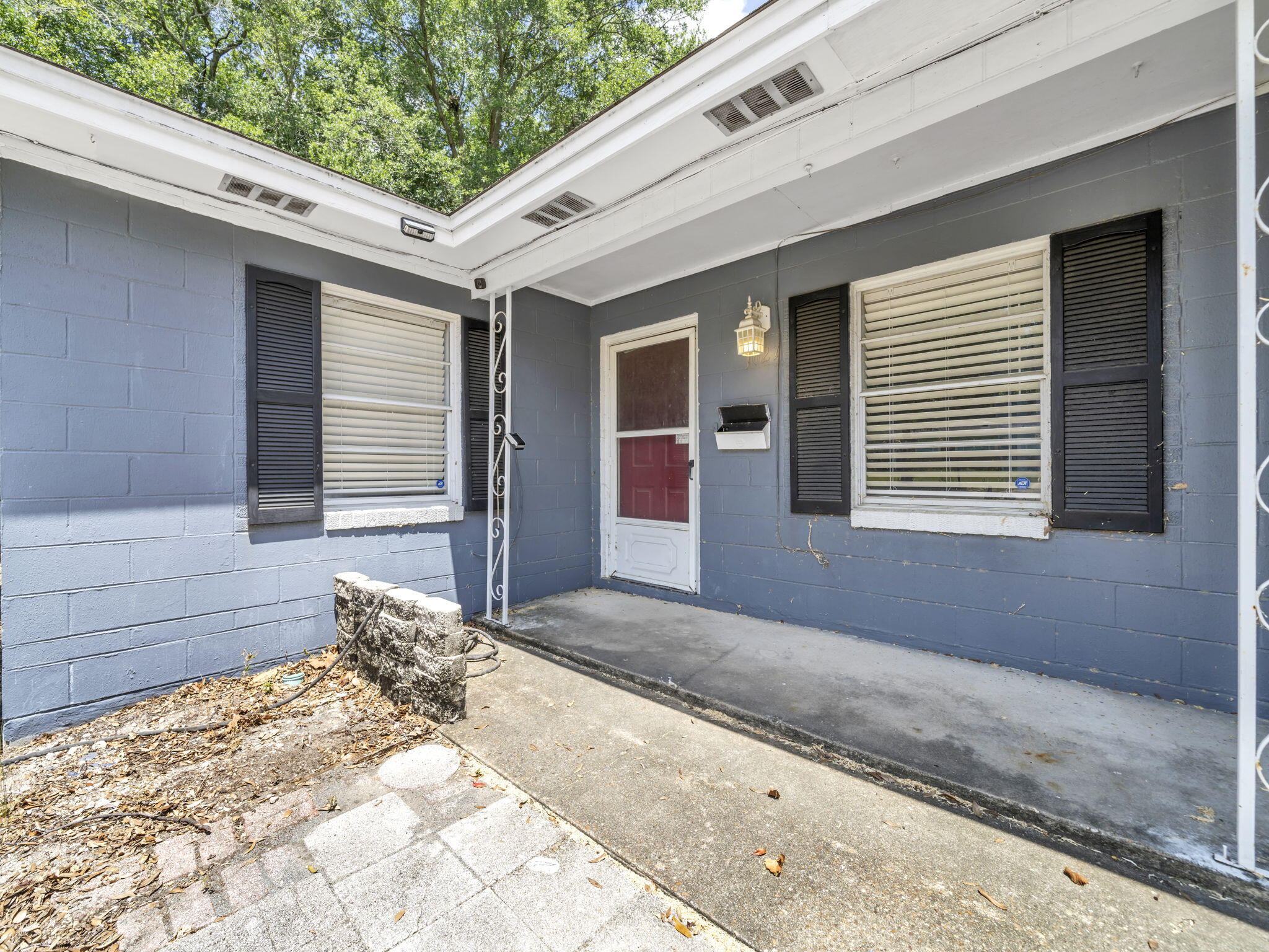 MID PINES S/D LOT 17 BLK A - Residential Lease