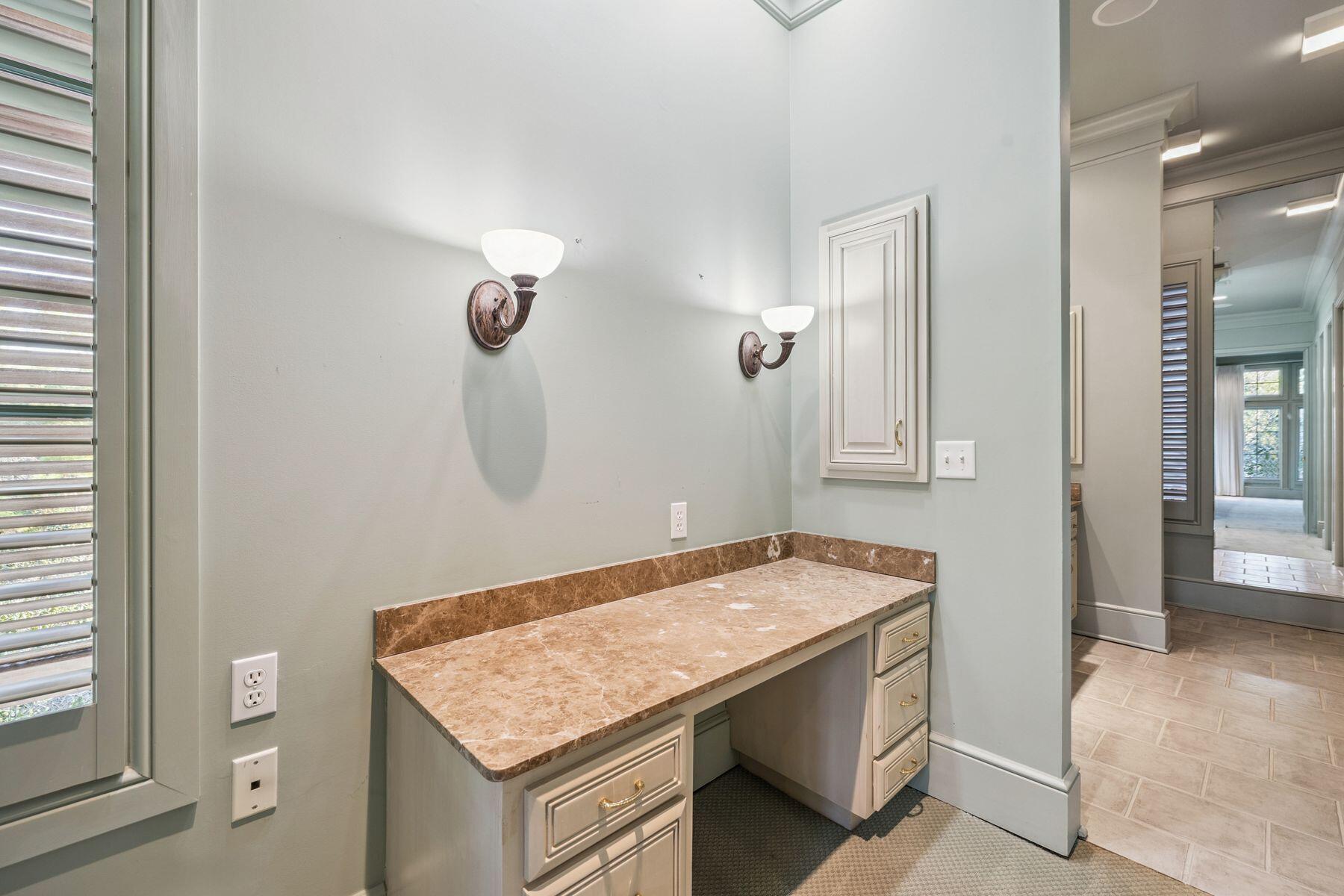 RETREAT THE - Residential