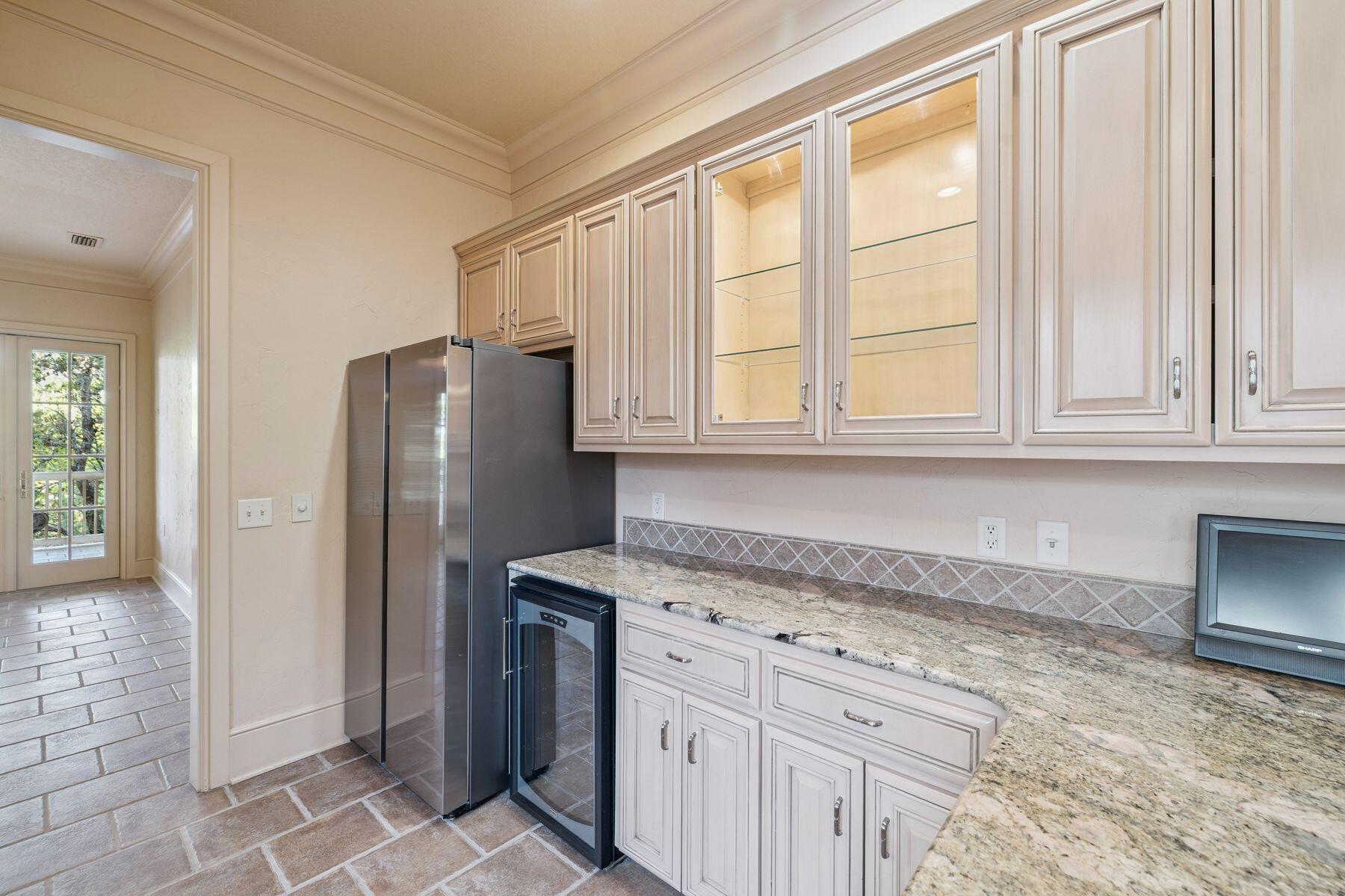 RETREAT THE - Residential