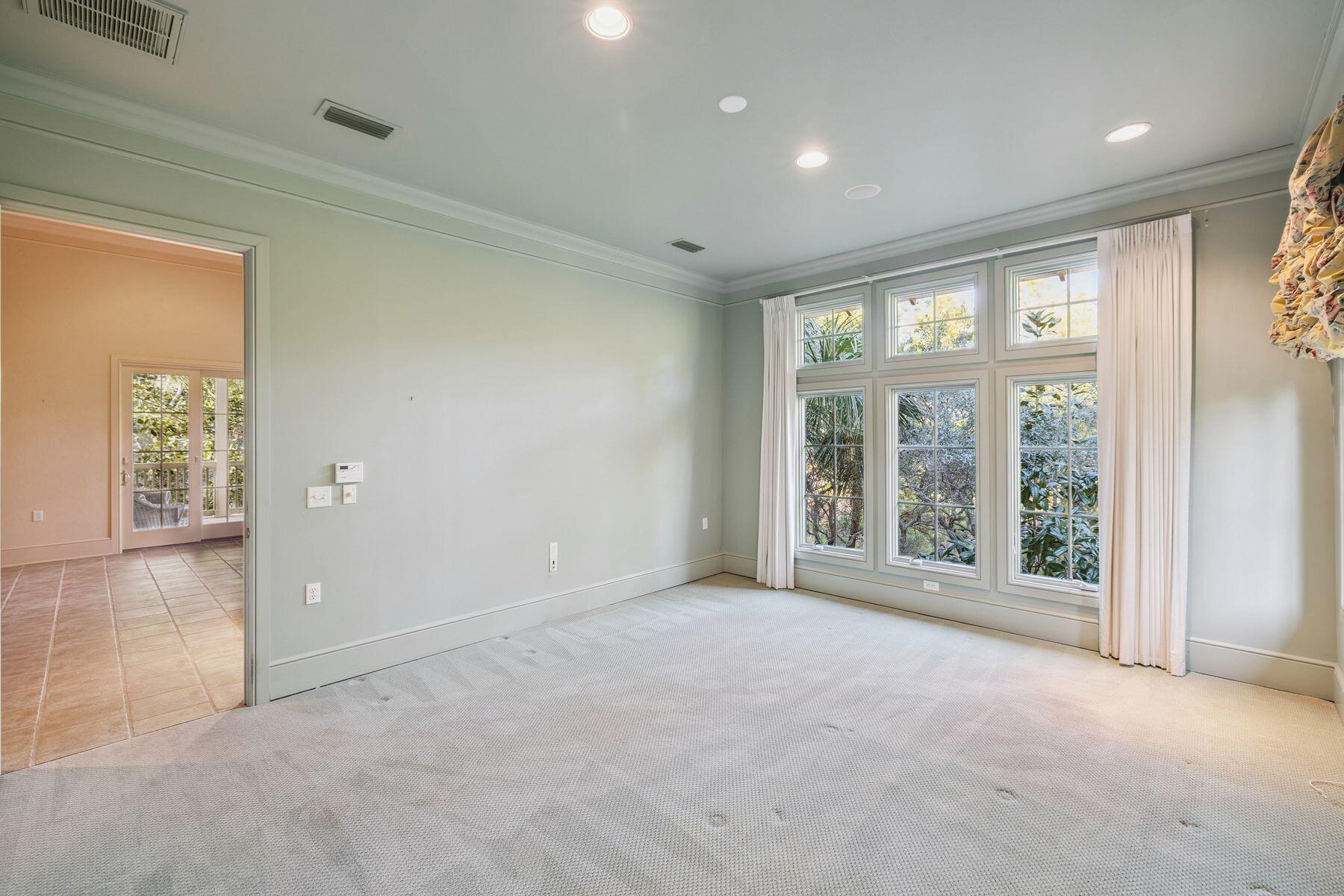 RETREAT THE - Residential