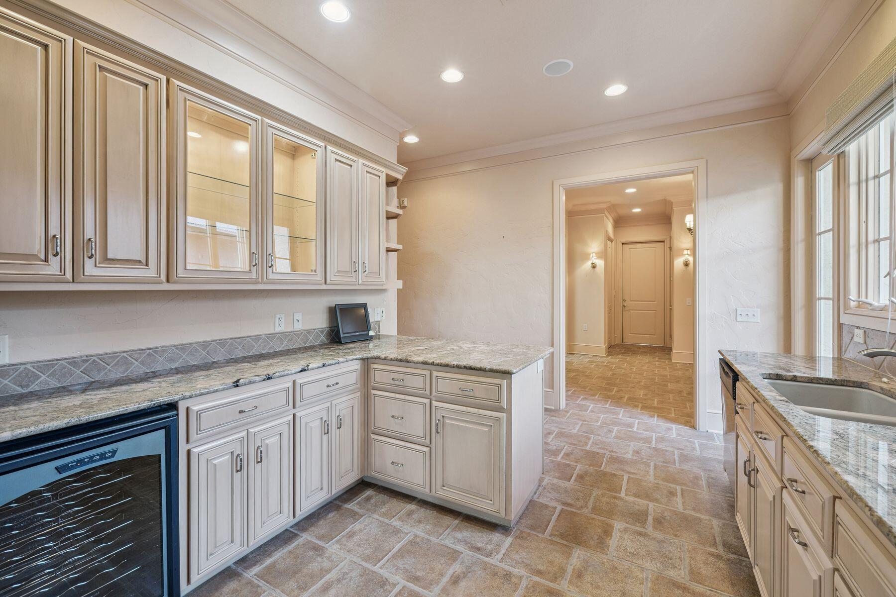 RETREAT THE - Residential