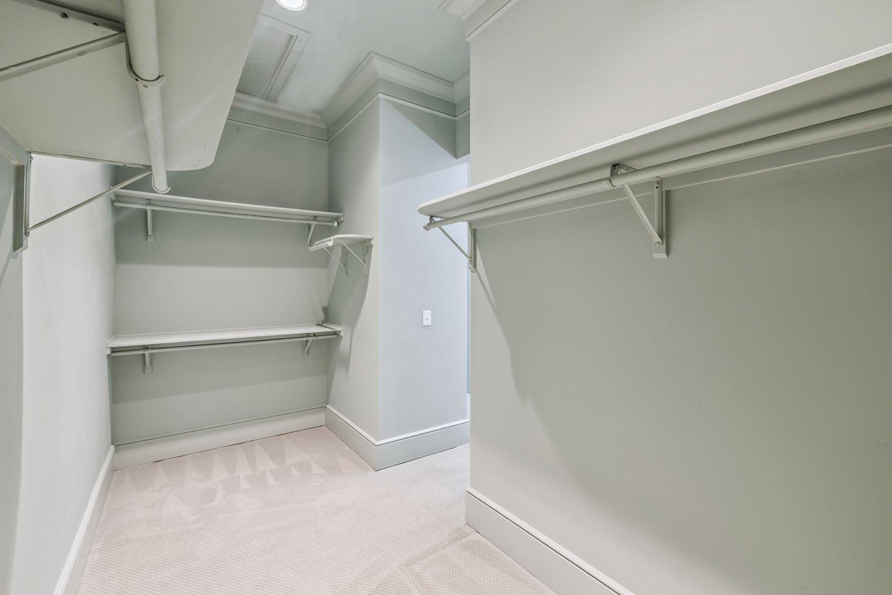 RETREAT THE - Residential