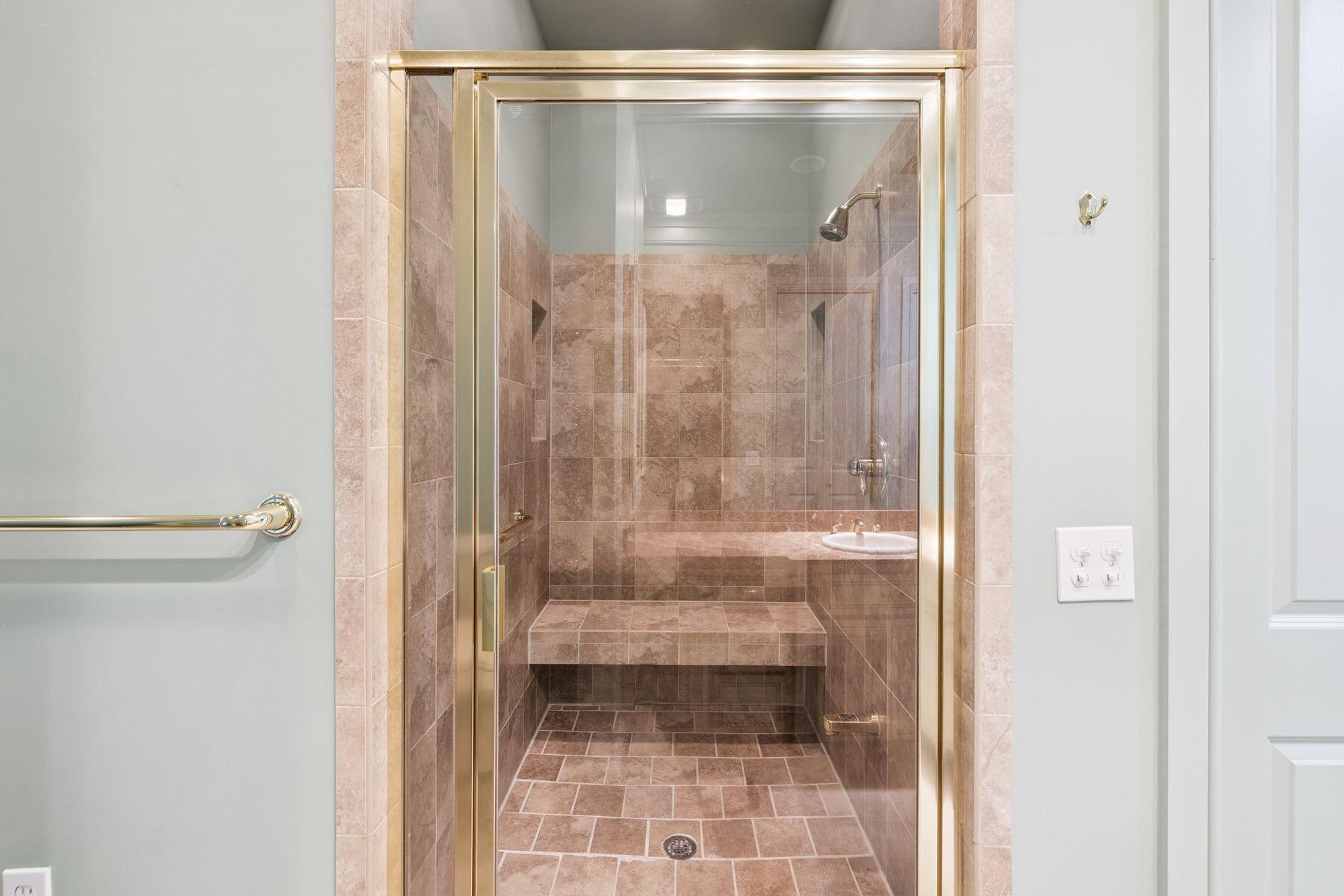 RETREAT THE - Residential