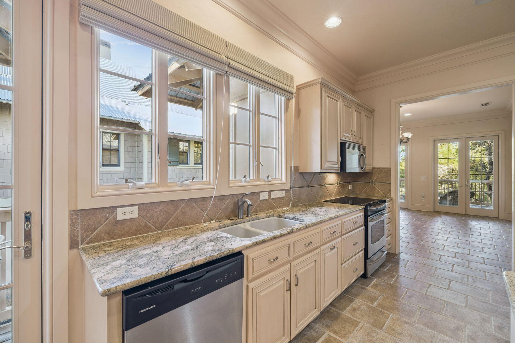 RETREAT THE - Residential