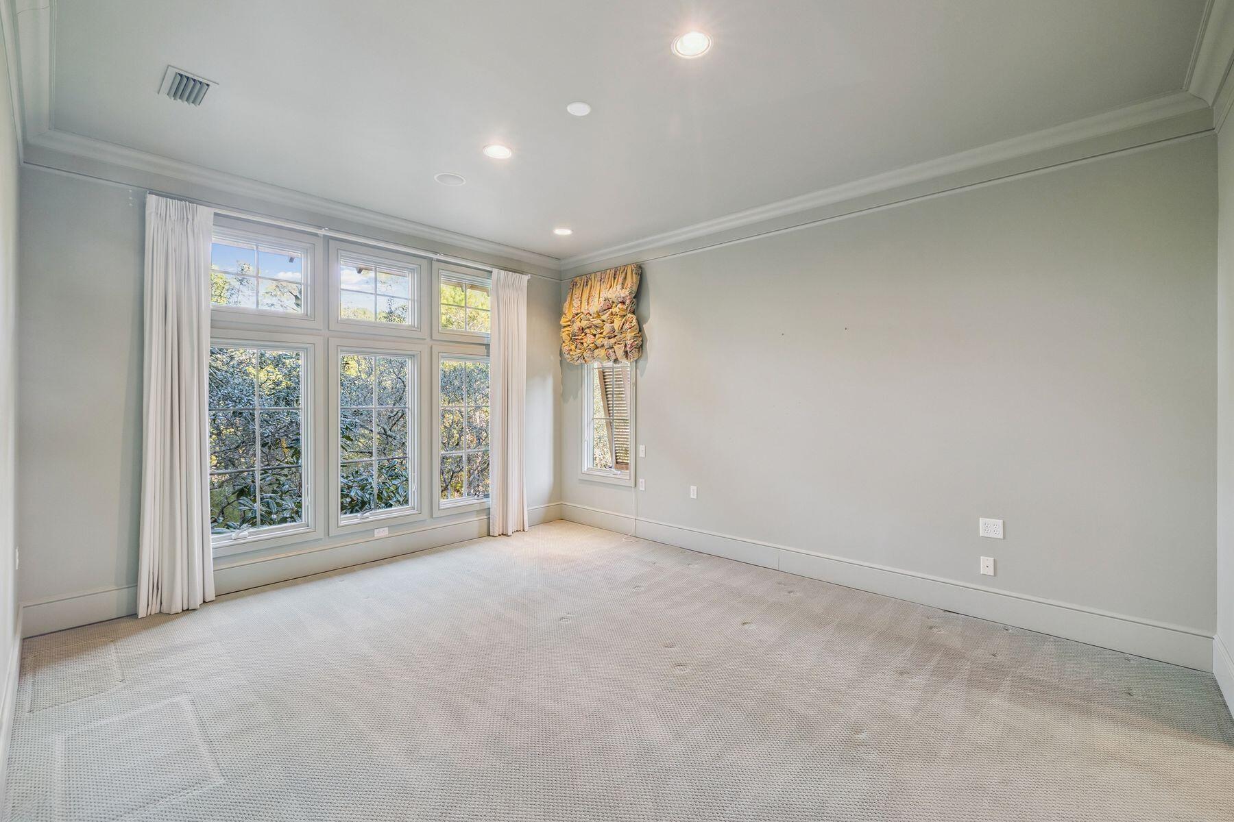 RETREAT THE - Residential