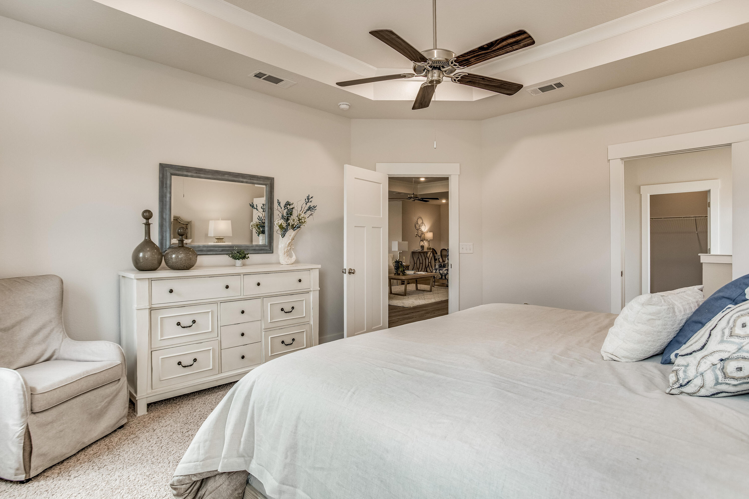 HILLWOOD ESTATES - Residential