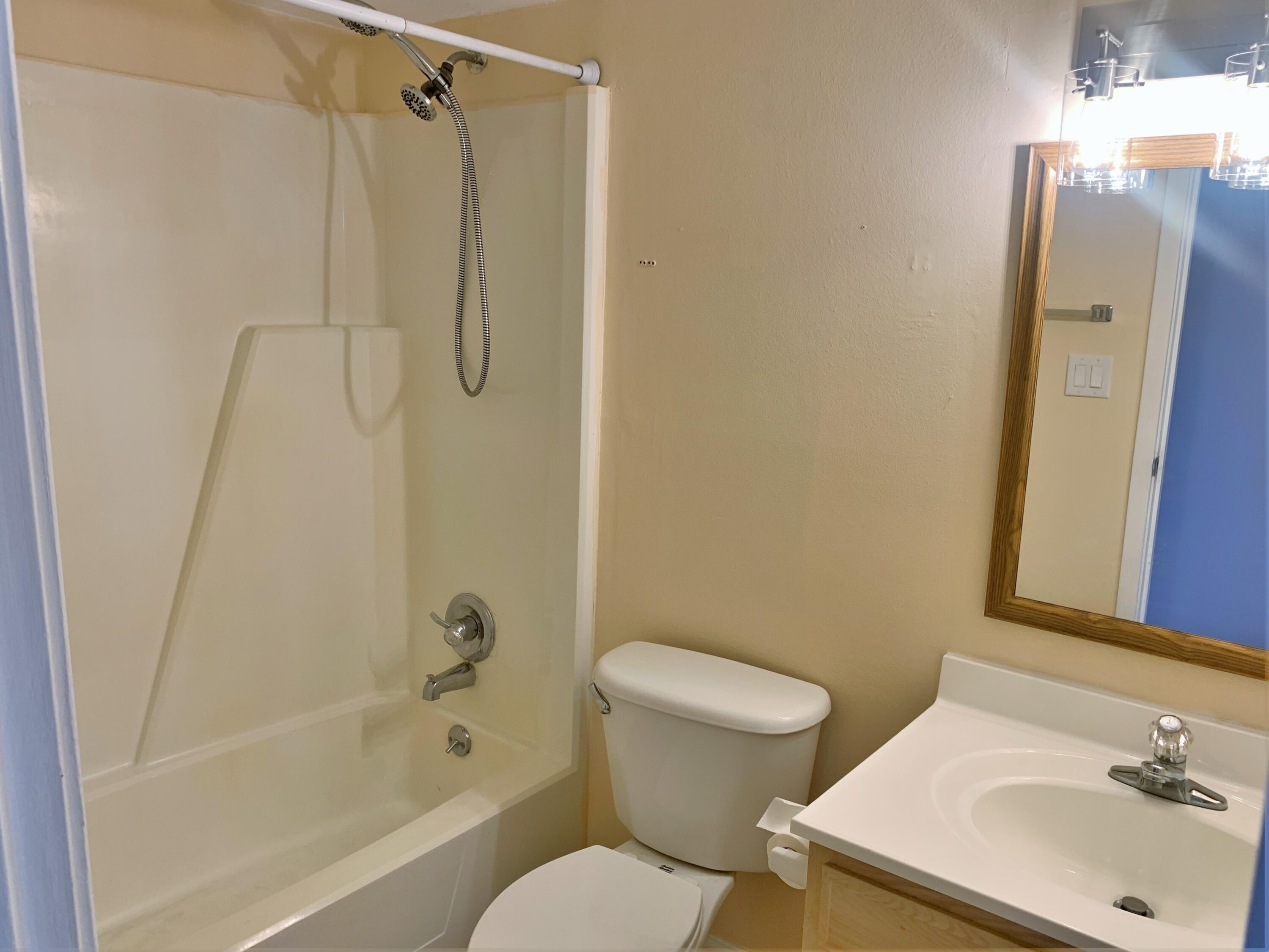 FINISTERRA CONDO - Residential