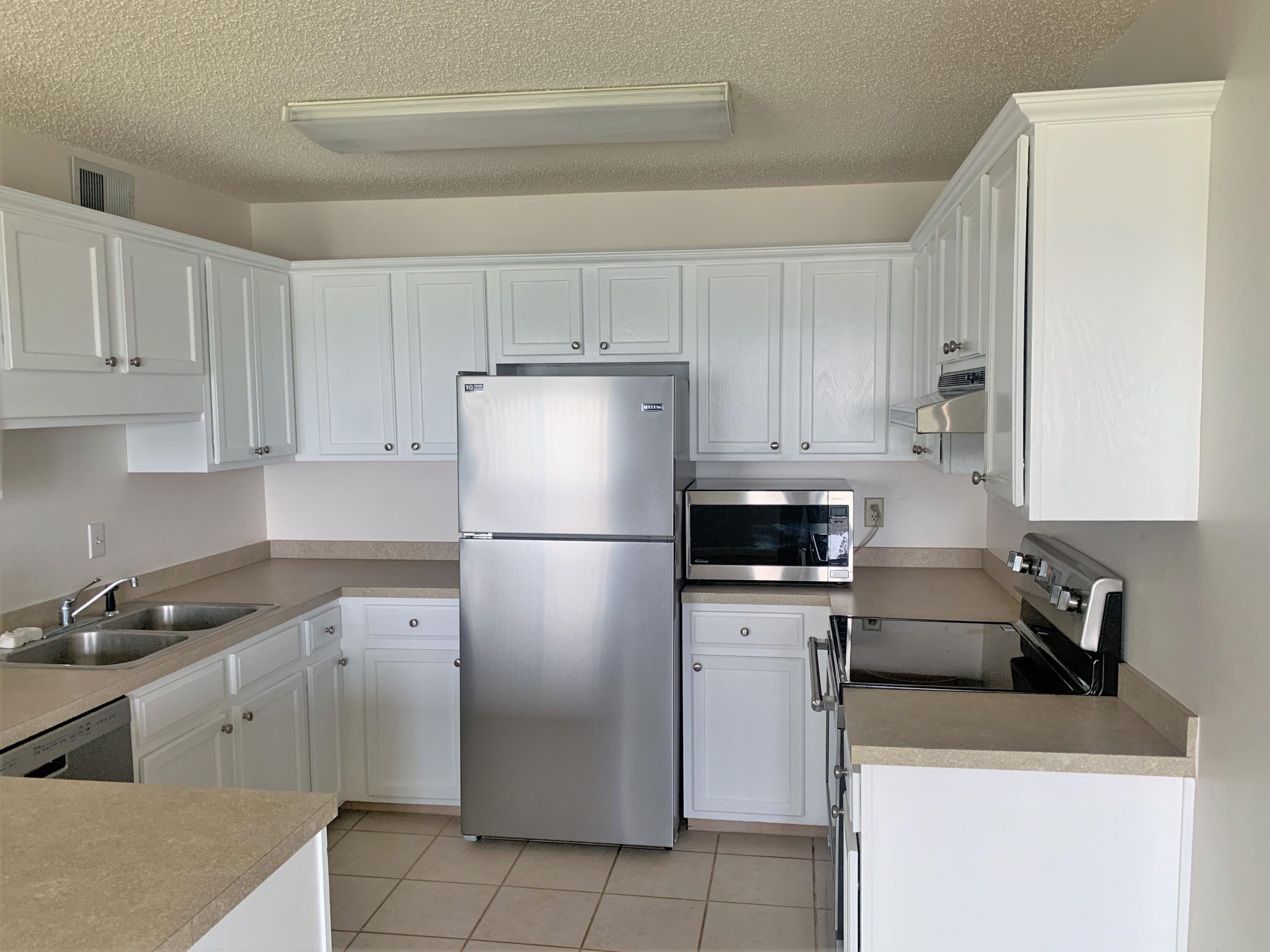 FINISTERRA CONDO - Residential