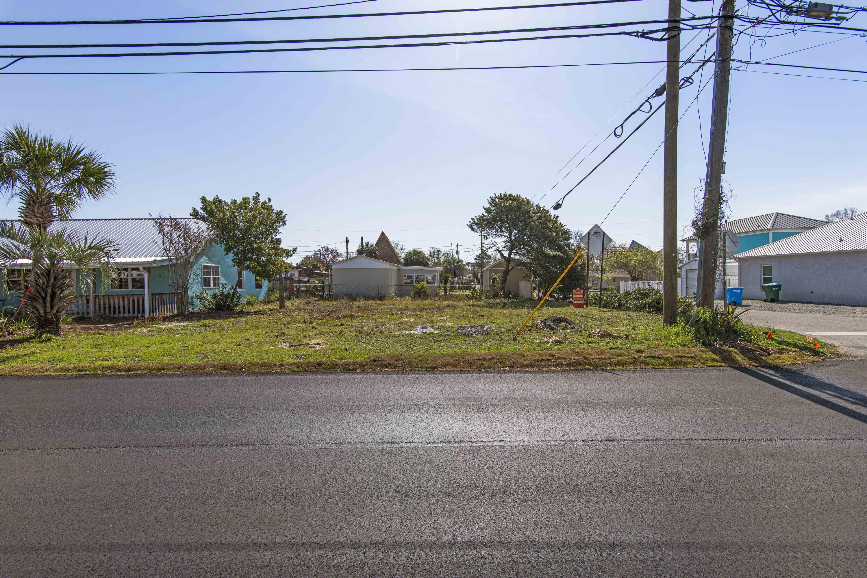 LAGUNA BEACH ESTATES - Land