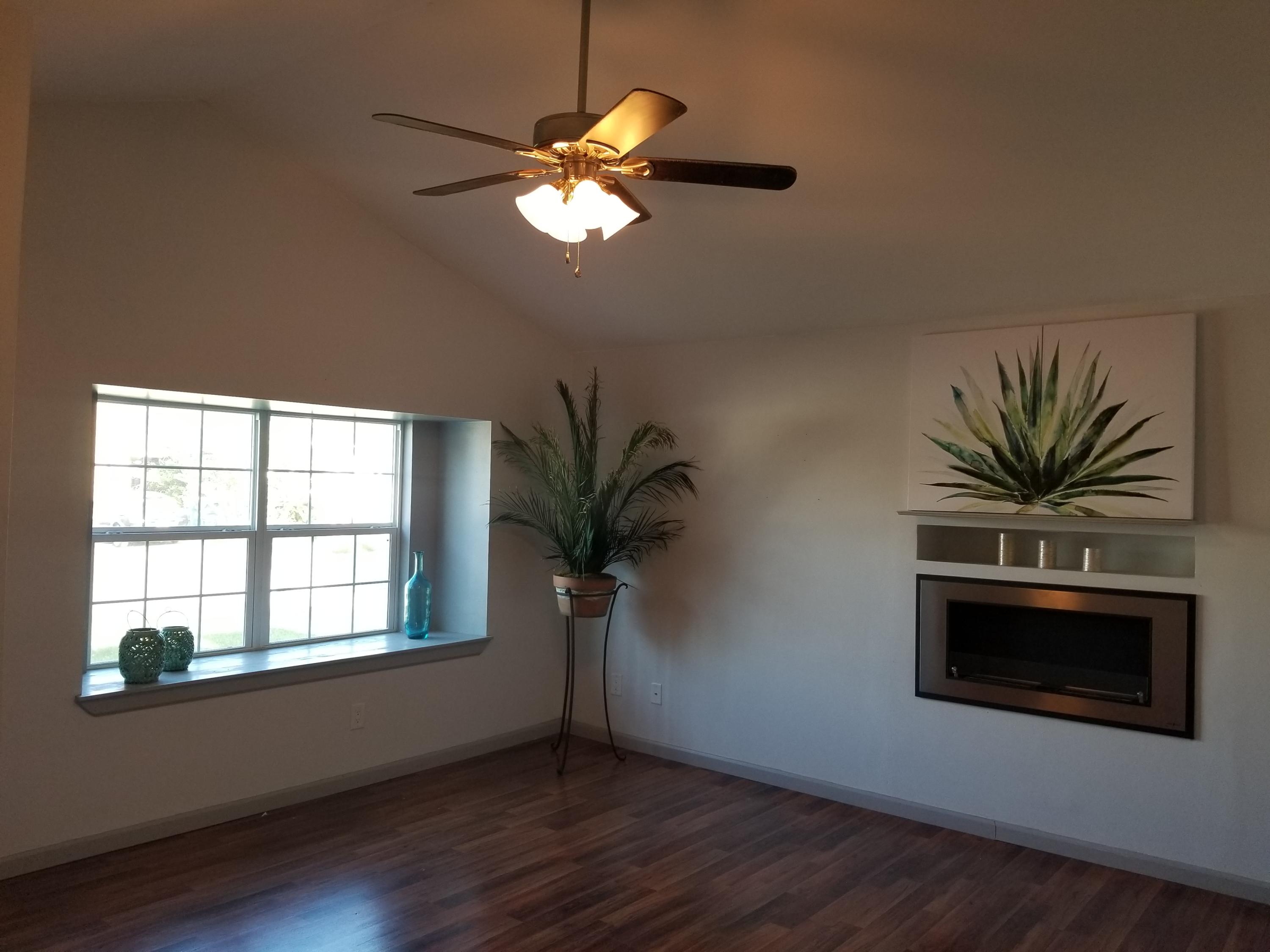 HIDDEN TRAILS PH 1 - Residential