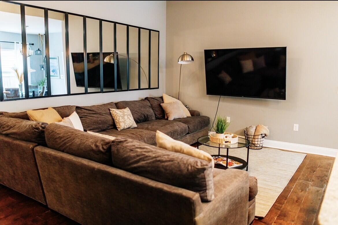 CRESCENT SHORES - Residential Lease