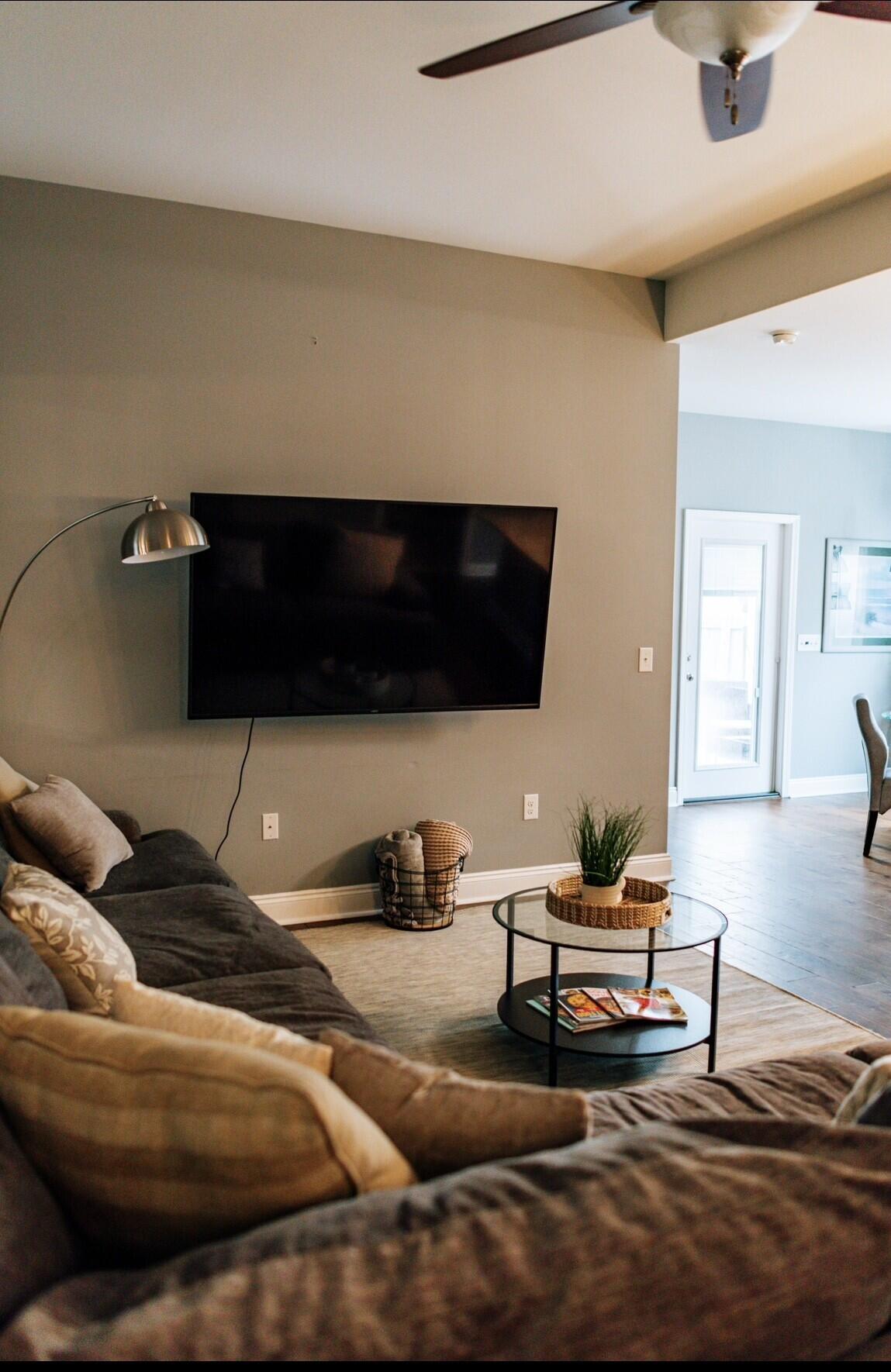 CRESCENT SHORES - Residential Lease
