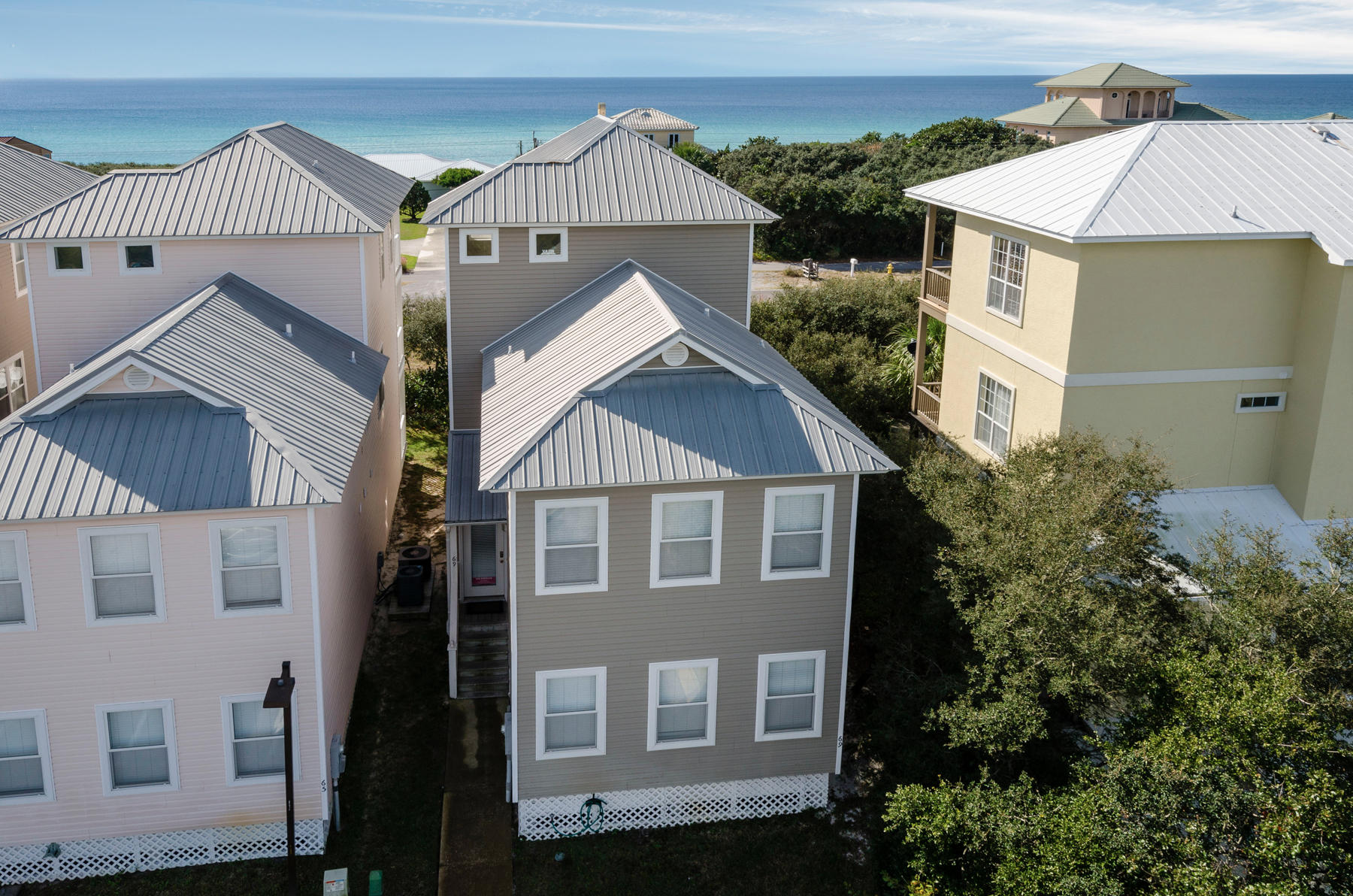 SEABREEZE COTTAGES - Residential