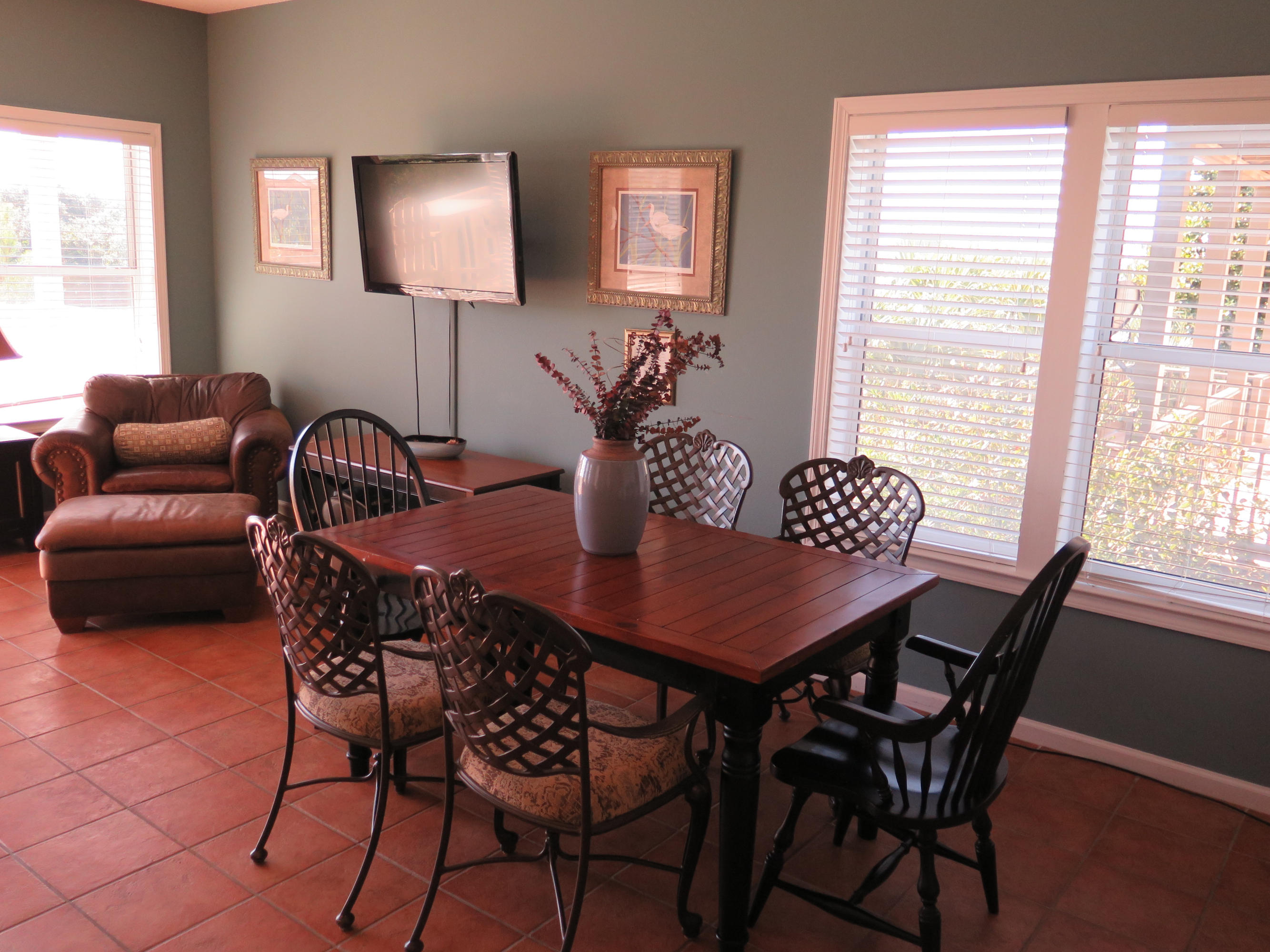 SEABREEZE COTTAGES - Residential