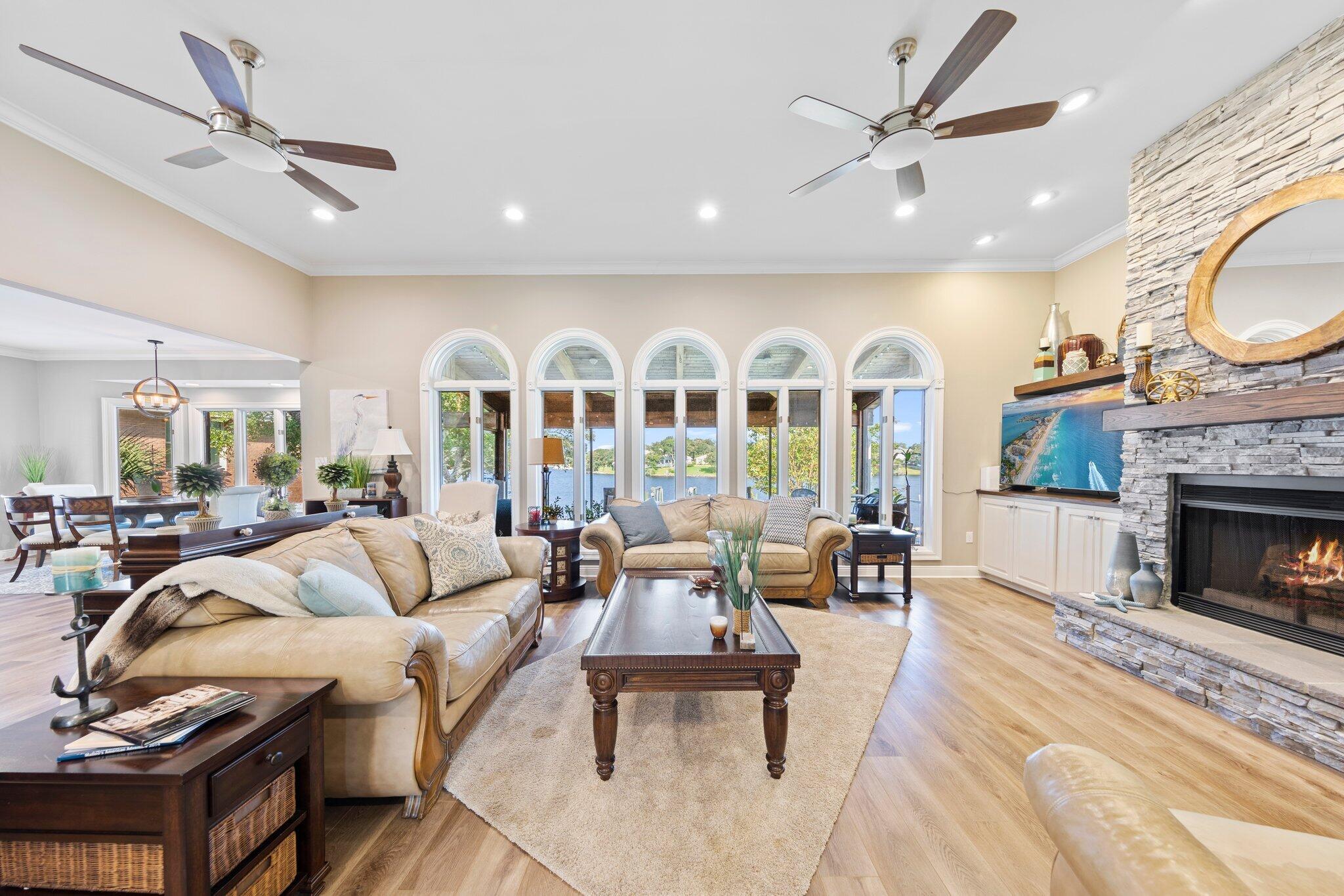 SHALIMAR POINTE S/D - Residential