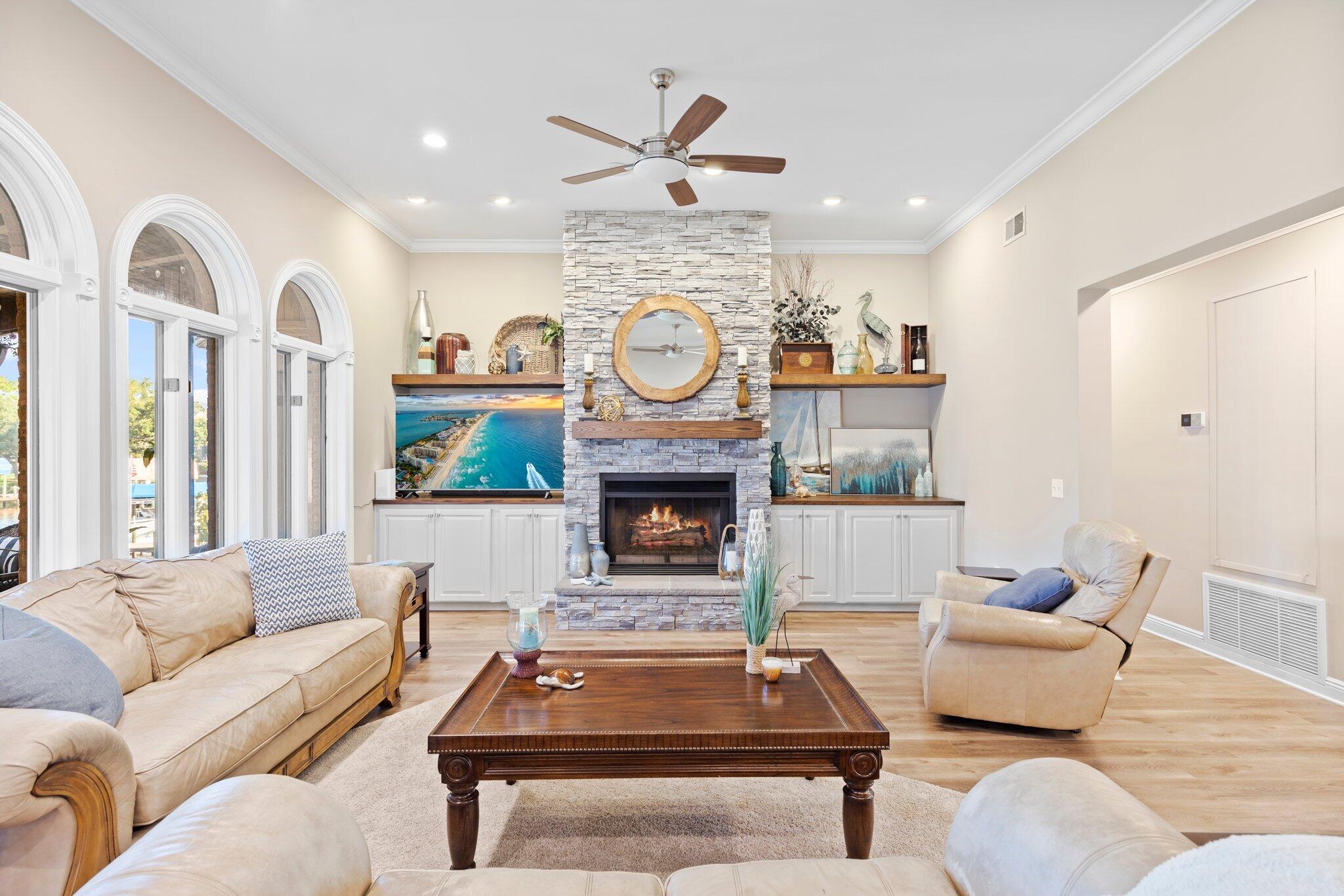 SHALIMAR POINTE S/D - Residential