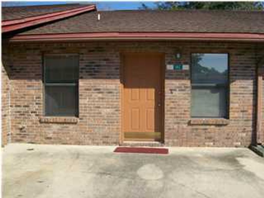 AVAILABLE: 12/20. INDOOR CATS ONLY ALLOWED UPON OWNERS APPROVAL & W/ A $250-500 NON-REFUNDABLE PET FEE DEPENDING ON QUANTITY. FLEXIBLE S/D = TO 1 MO. RENT CAN BE MADE IN 2 MO. INSTALLMENTS IF QUALIFIED. NO SMOKING INSIDE PLEASE! LARGE 1 bedrm apartment close & convenient to schools, shopping, restaurants & in between both bases. Less then 2 blks from FWBHS/Edwins Elementary! L shaped living & dining area, all open for great entertaining. Galley kitchen w/ pantry & all appliances in place except the microwave. 2 closets in bedrm (1 walk in). Large inside utility rm w/ shelving & extra storage. Ceramic tile throughout- no carpet! All electric! Open patio area off back great for relaxing/entertaining. This one wont last long, call to see today!